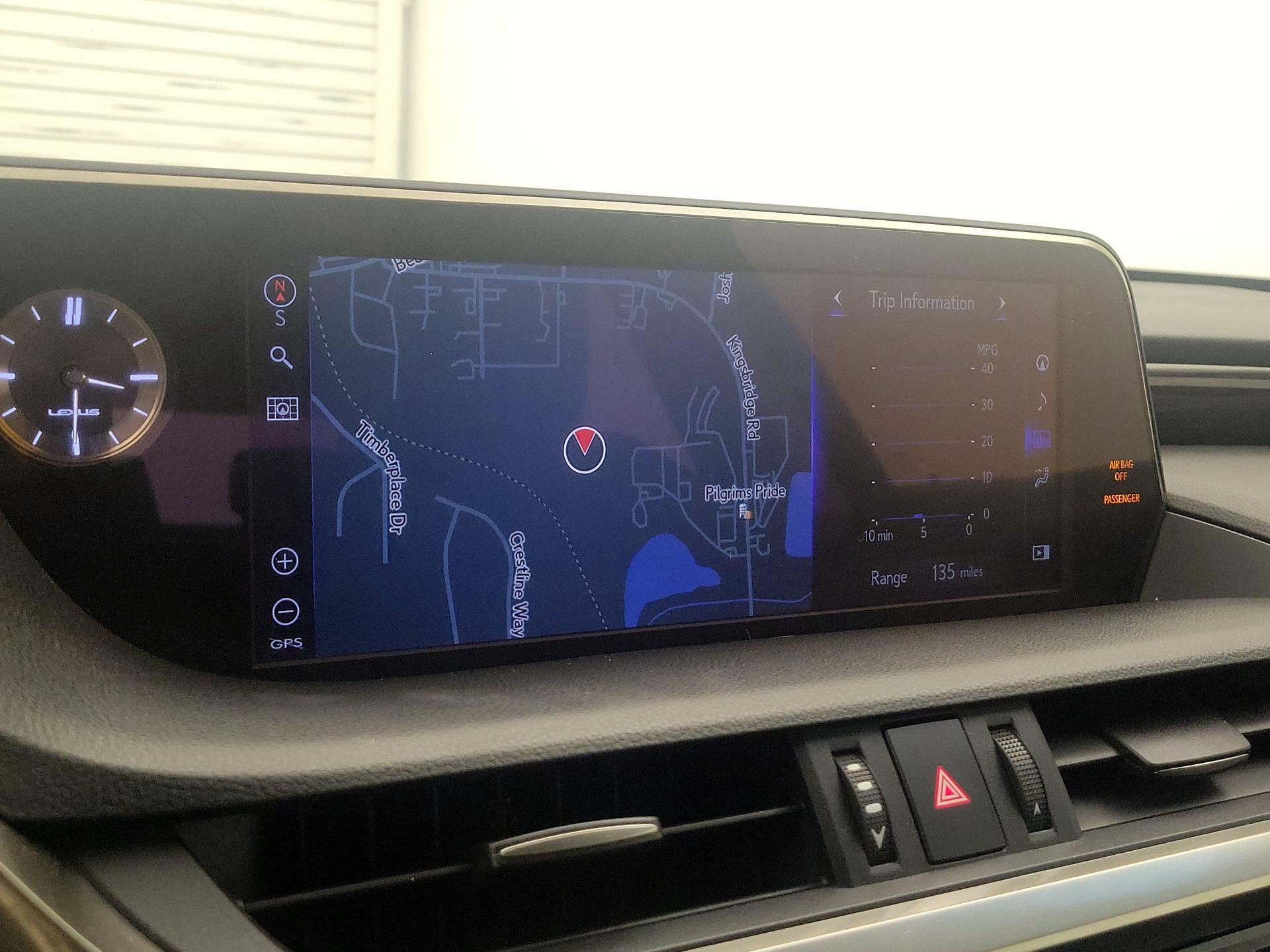 Thumbnail: 2021 Lexus ES - 14