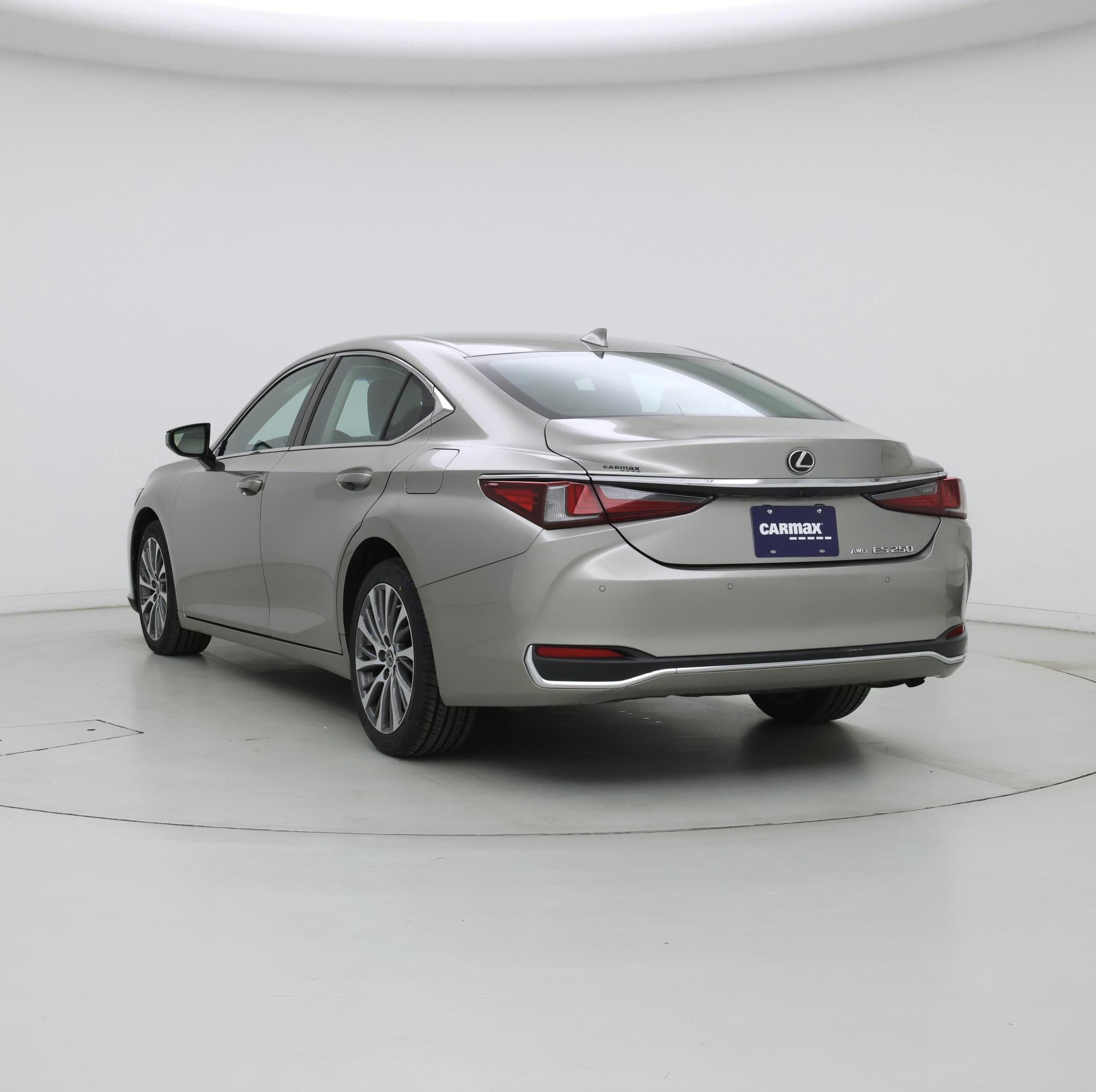 Thumbnail: 2021 Lexus ES - 2