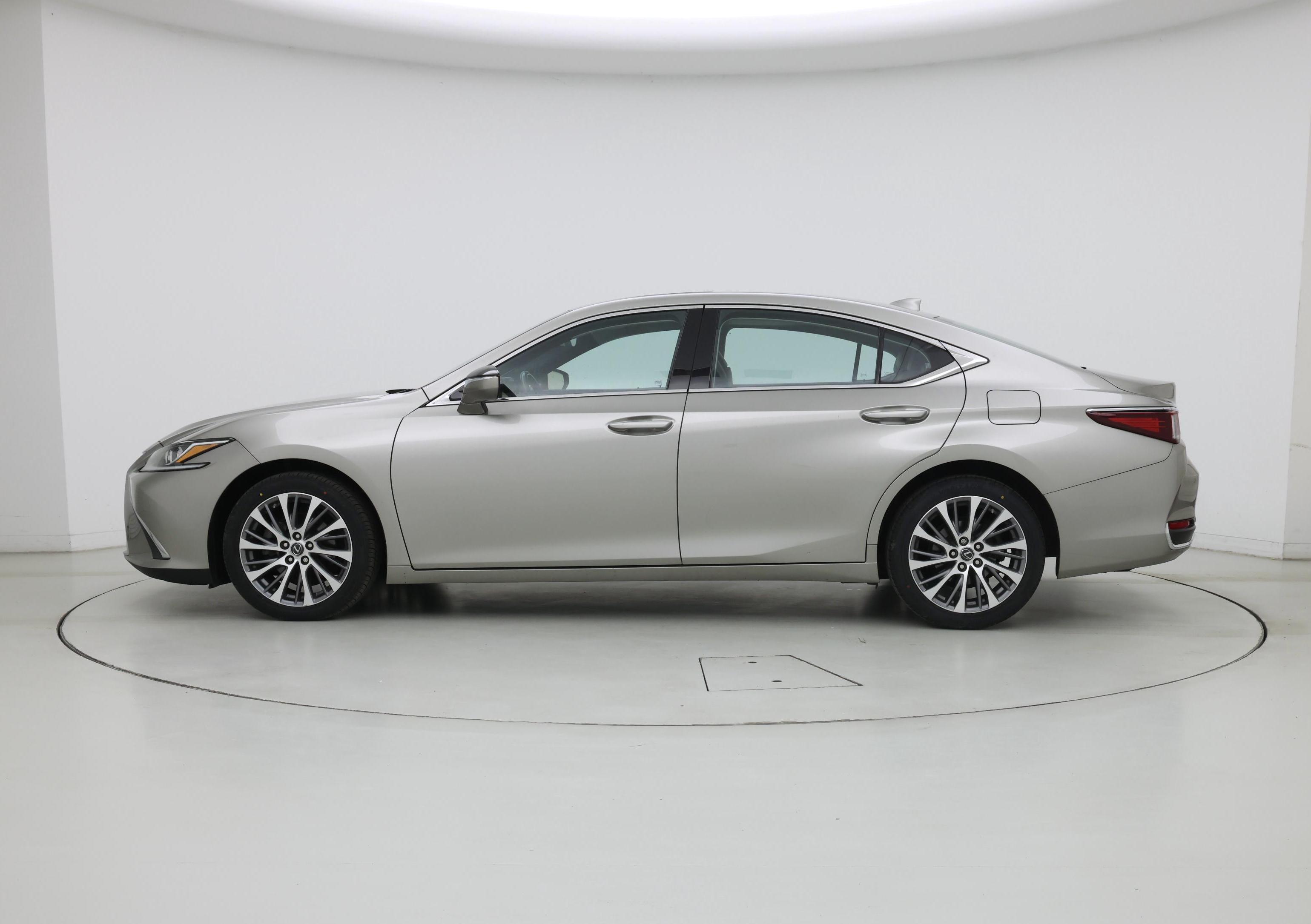 Thumbnail: 2021 Lexus ES - 3