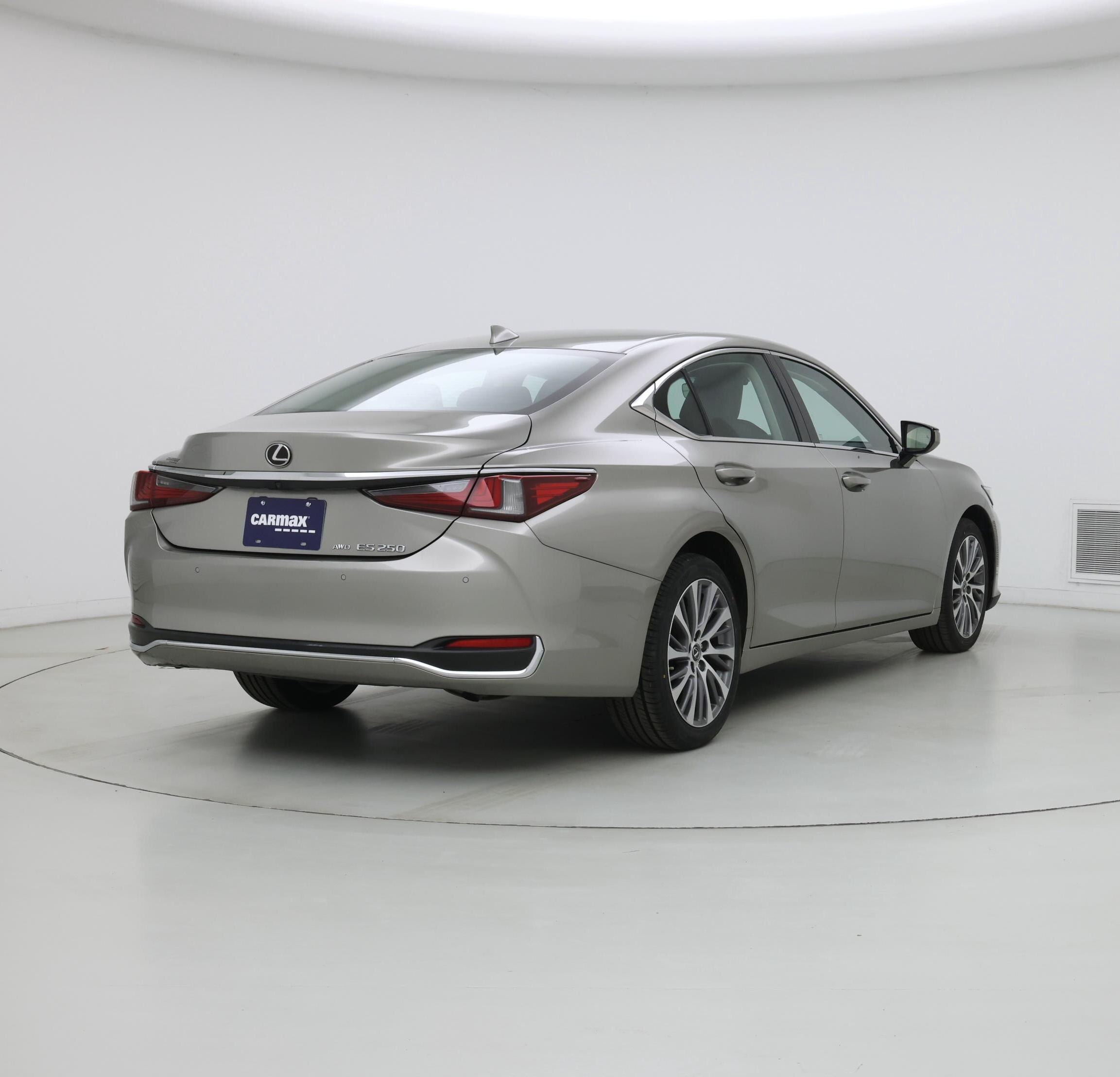 Thumbnail: 2021 Lexus ES - 8