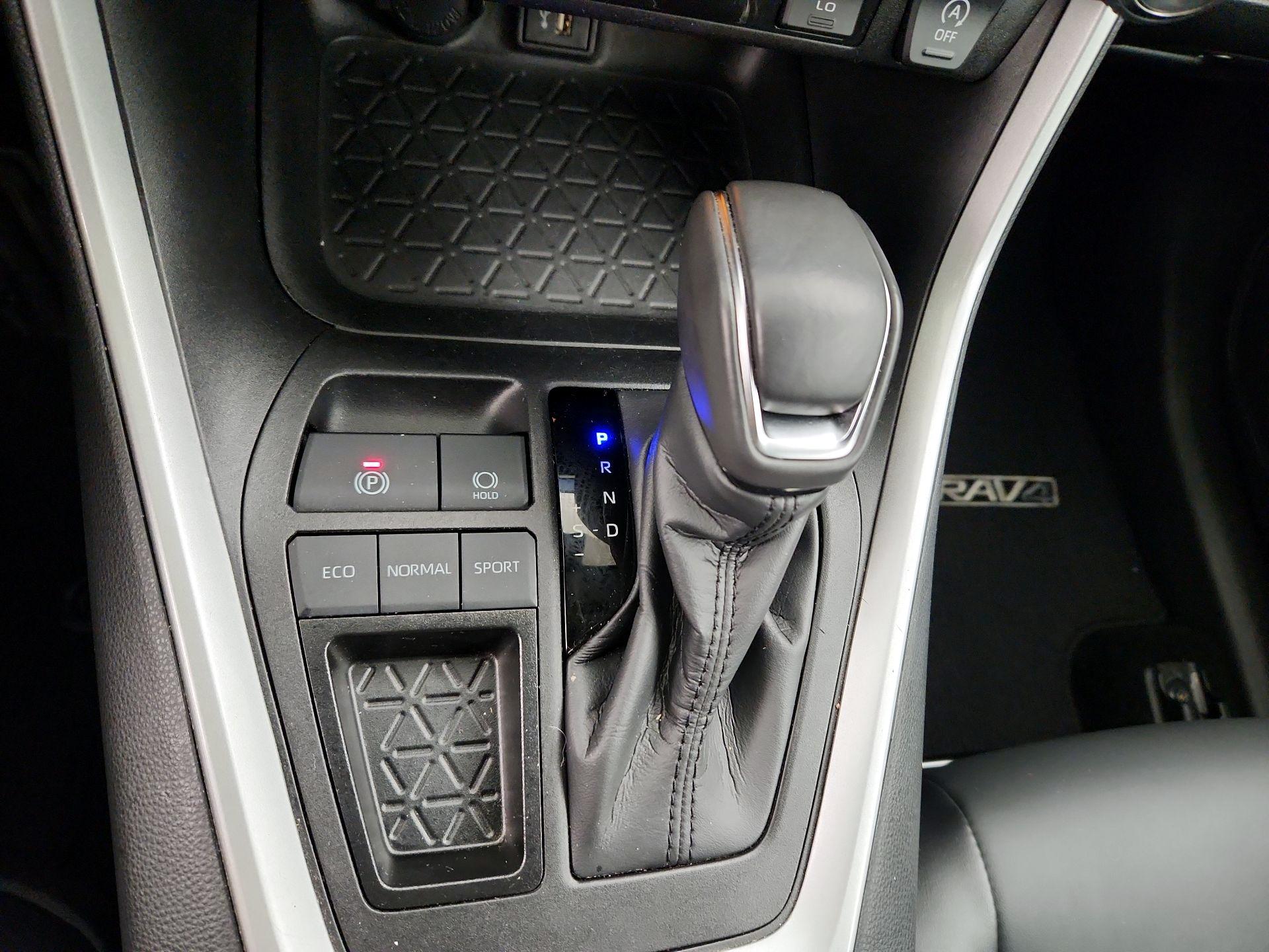 Thumbnail: 2024 Toyota RAV4 - 17