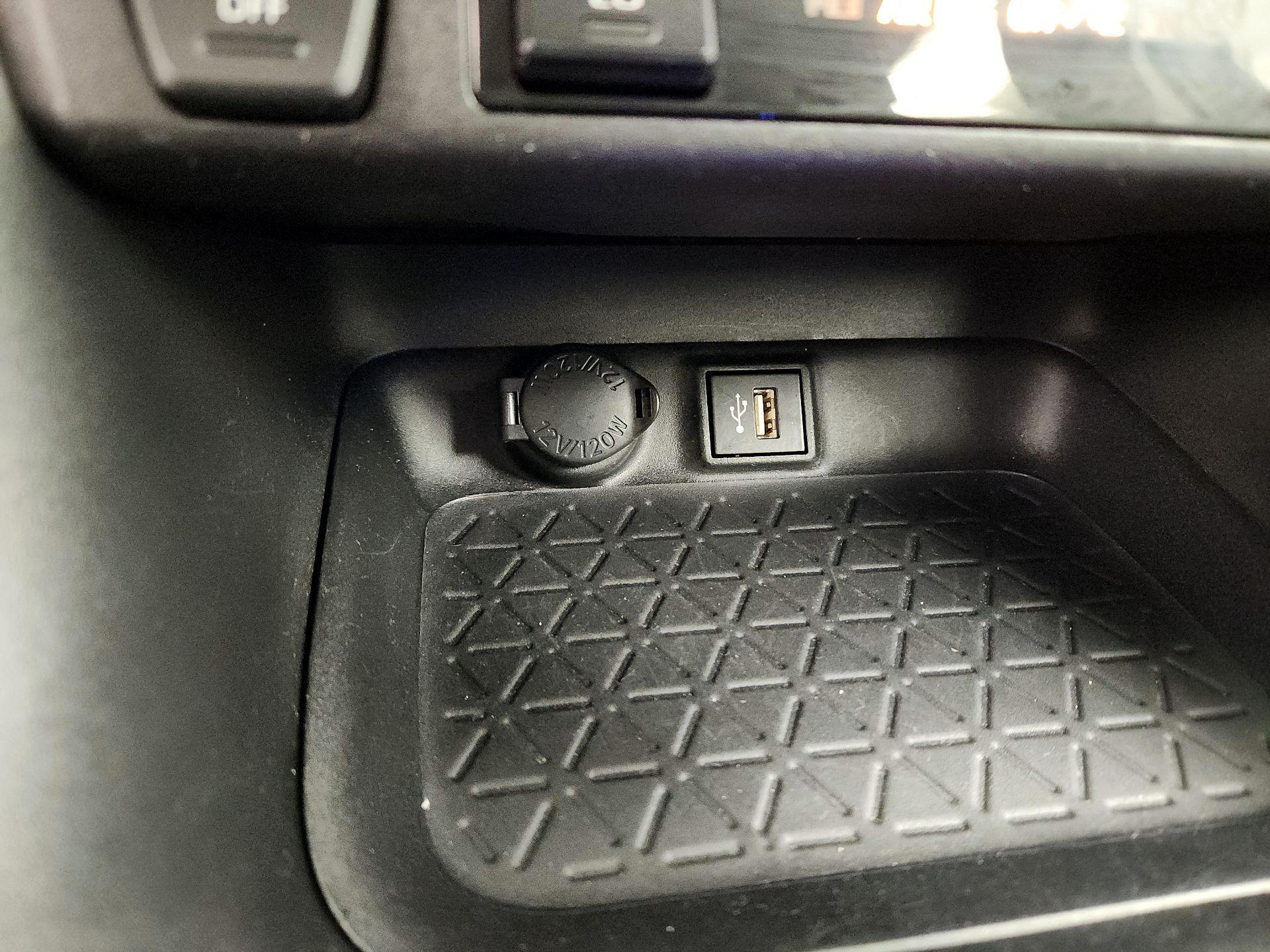 Thumbnail: 2024 Toyota RAV4 - 18