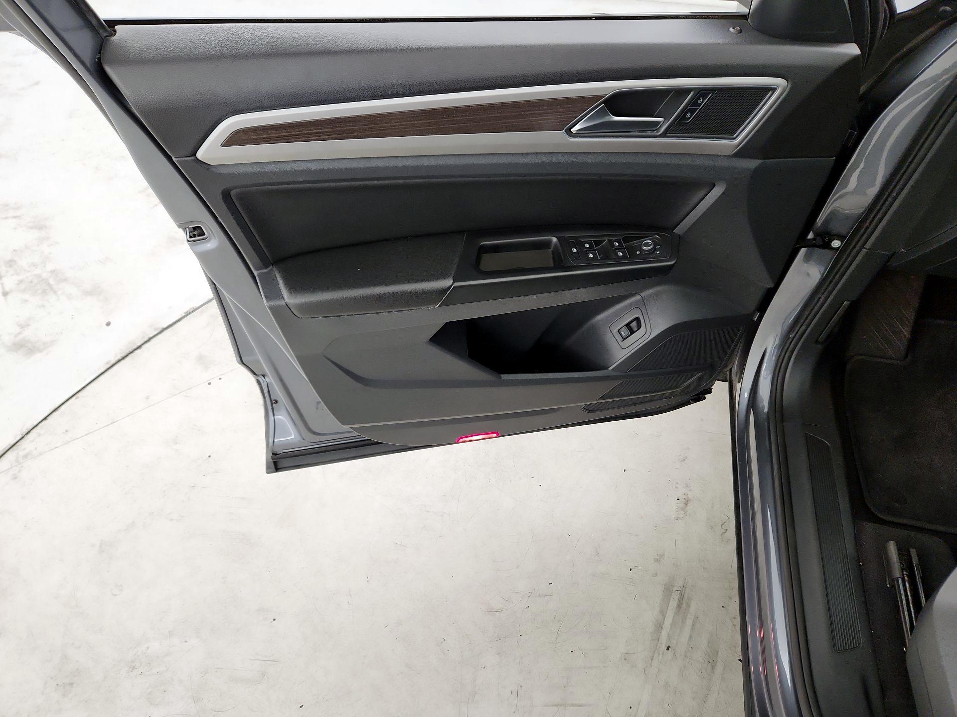 Thumbnail: 2019 Volkswagen Atlas - 12