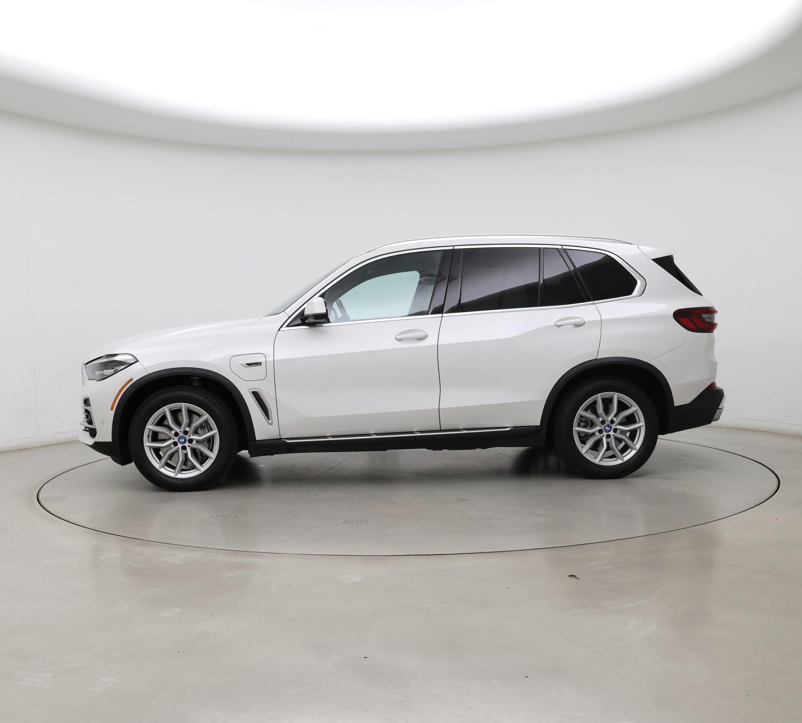 Thumbnail: 2023 BMW X5 - 3
