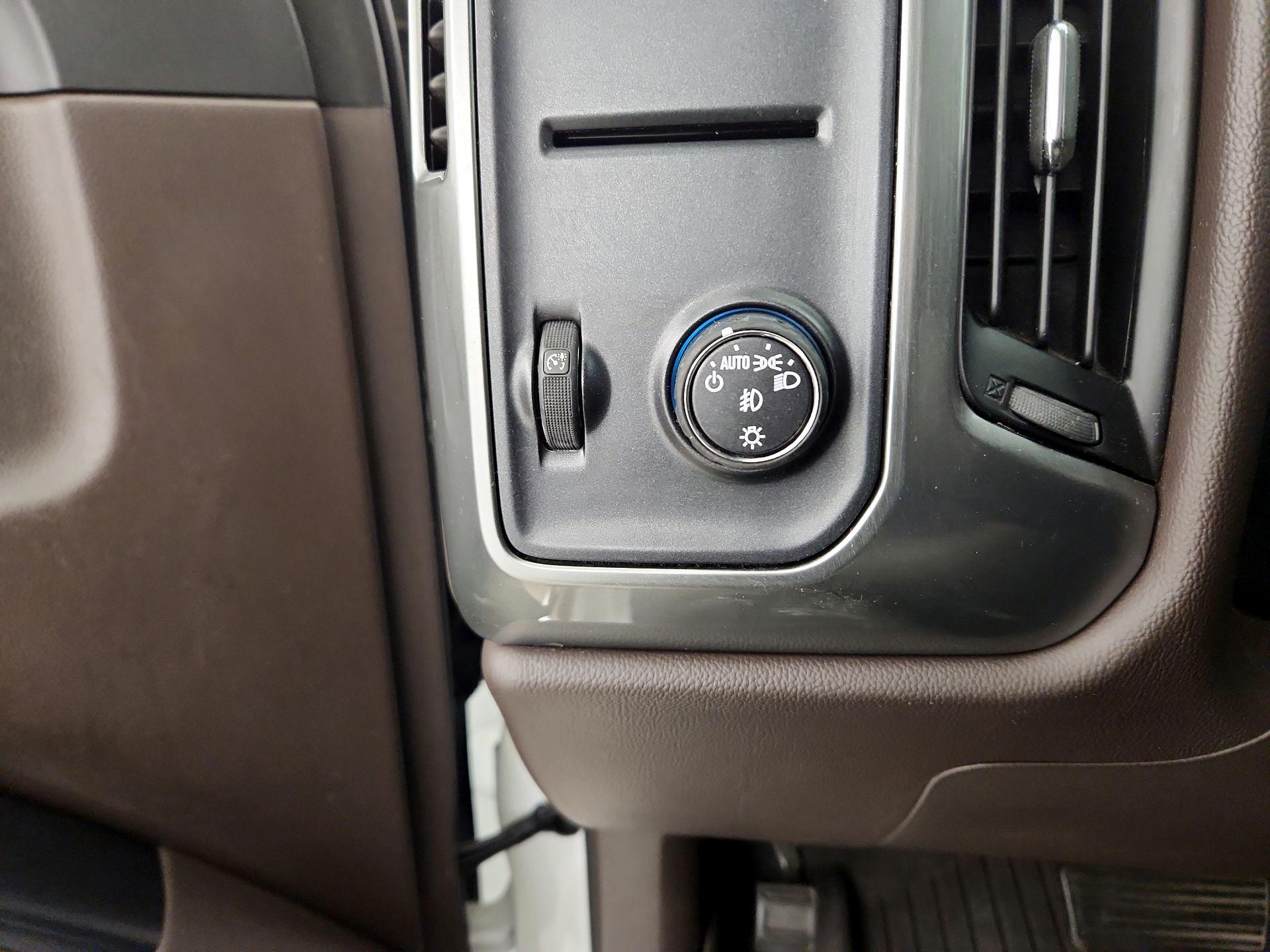 Thumbnail: 2015 Chevrolet Silverado 1500 - 13