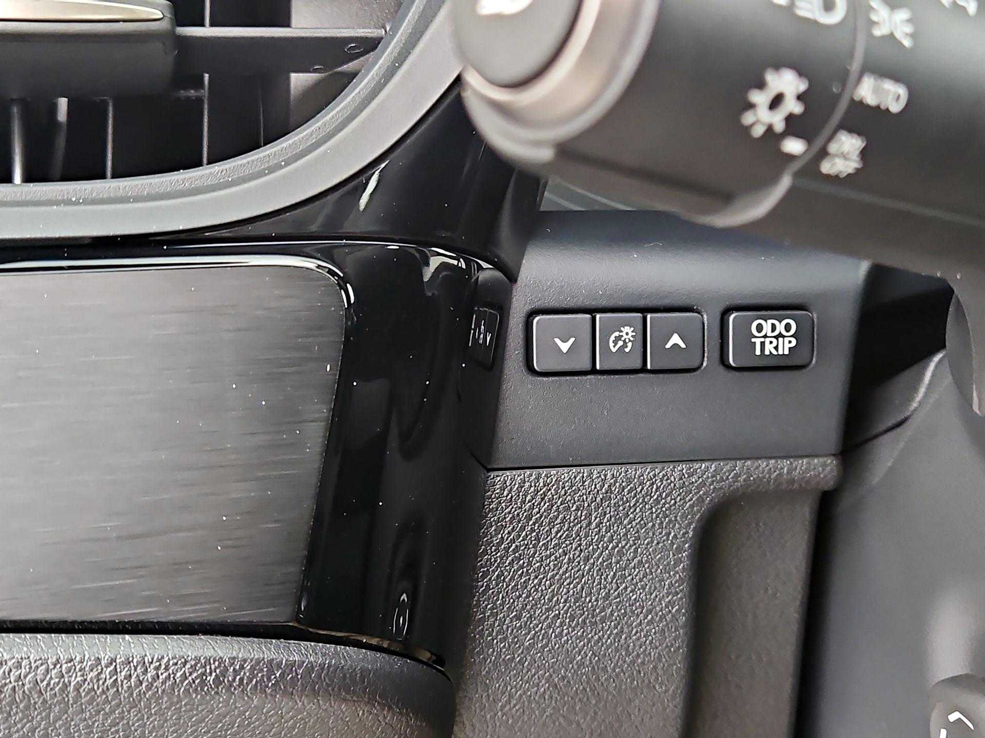 Thumbnail: 2025 Lexus ES - 13