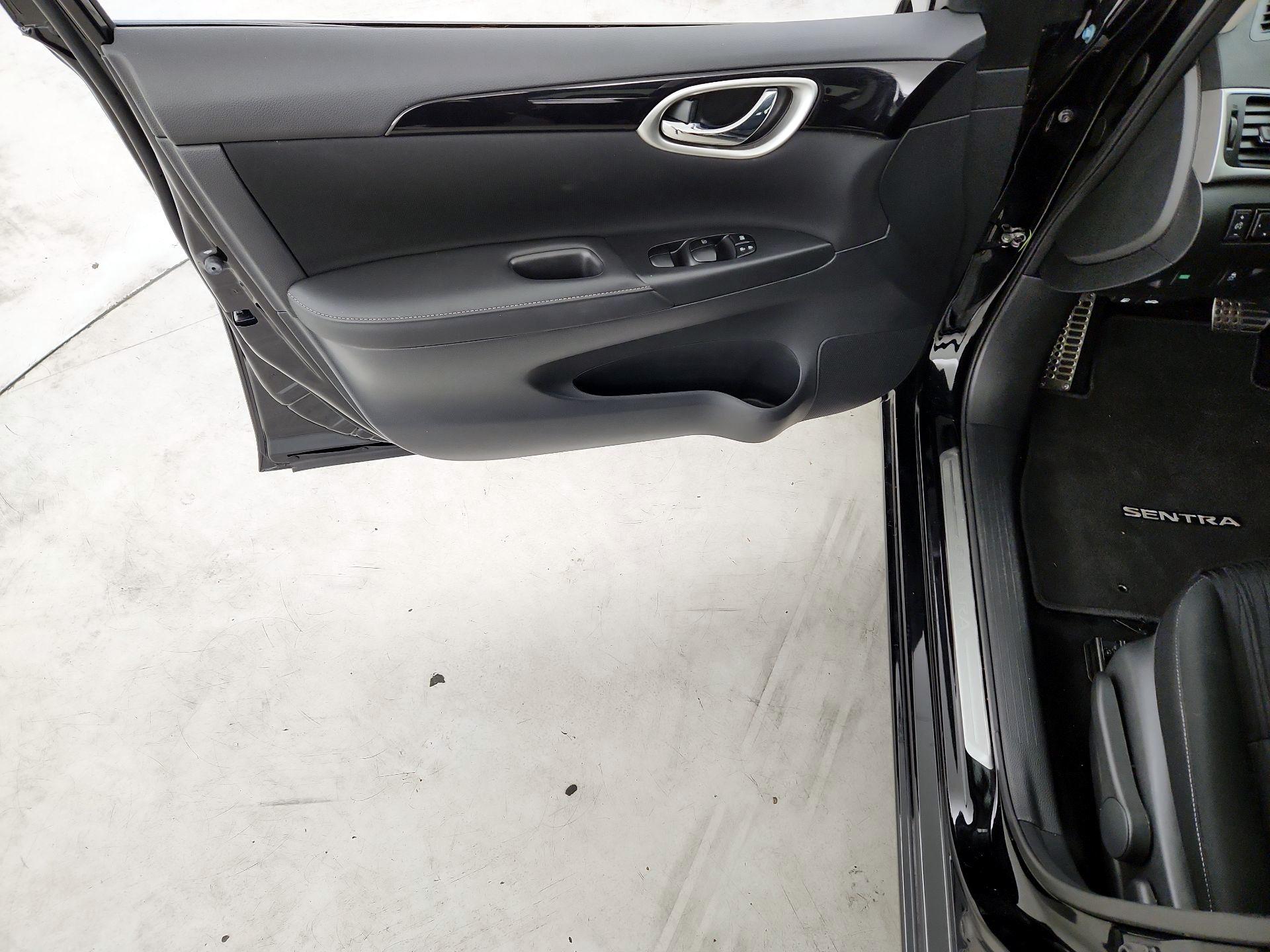 Thumbnail: 2019 Nissan Sentra - 12