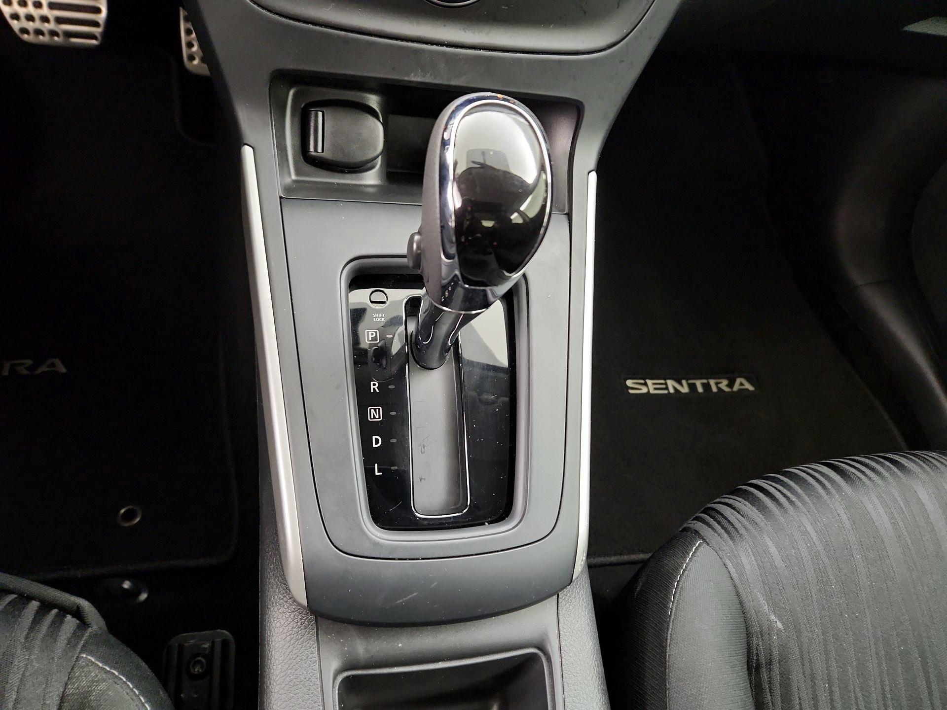 Thumbnail: 2019 Nissan Sentra - 17