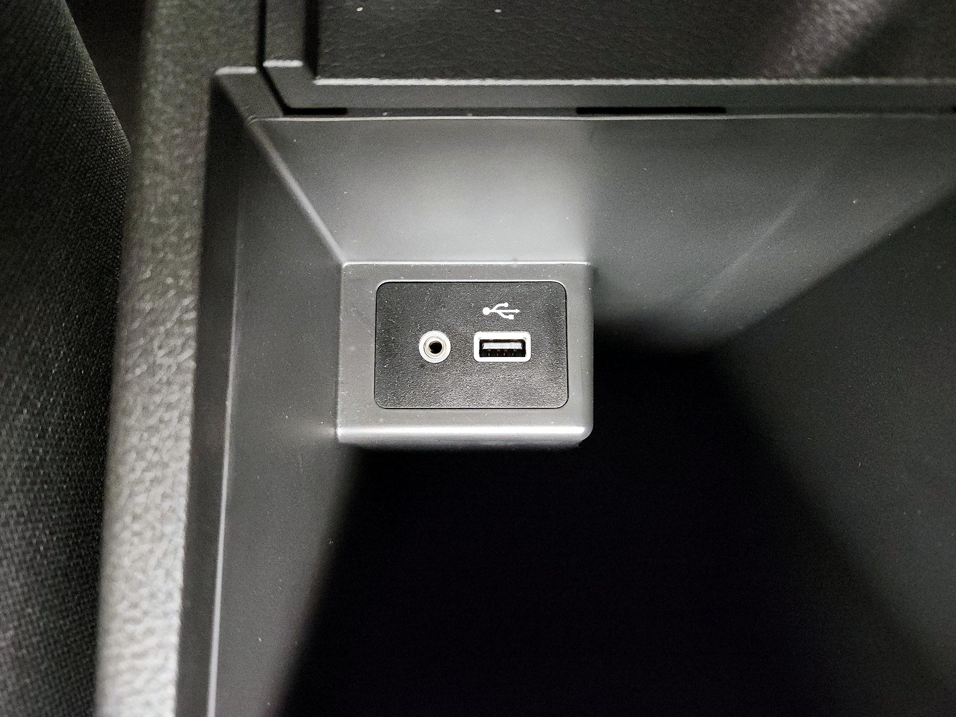 Thumbnail: 2019 Nissan Sentra - 18