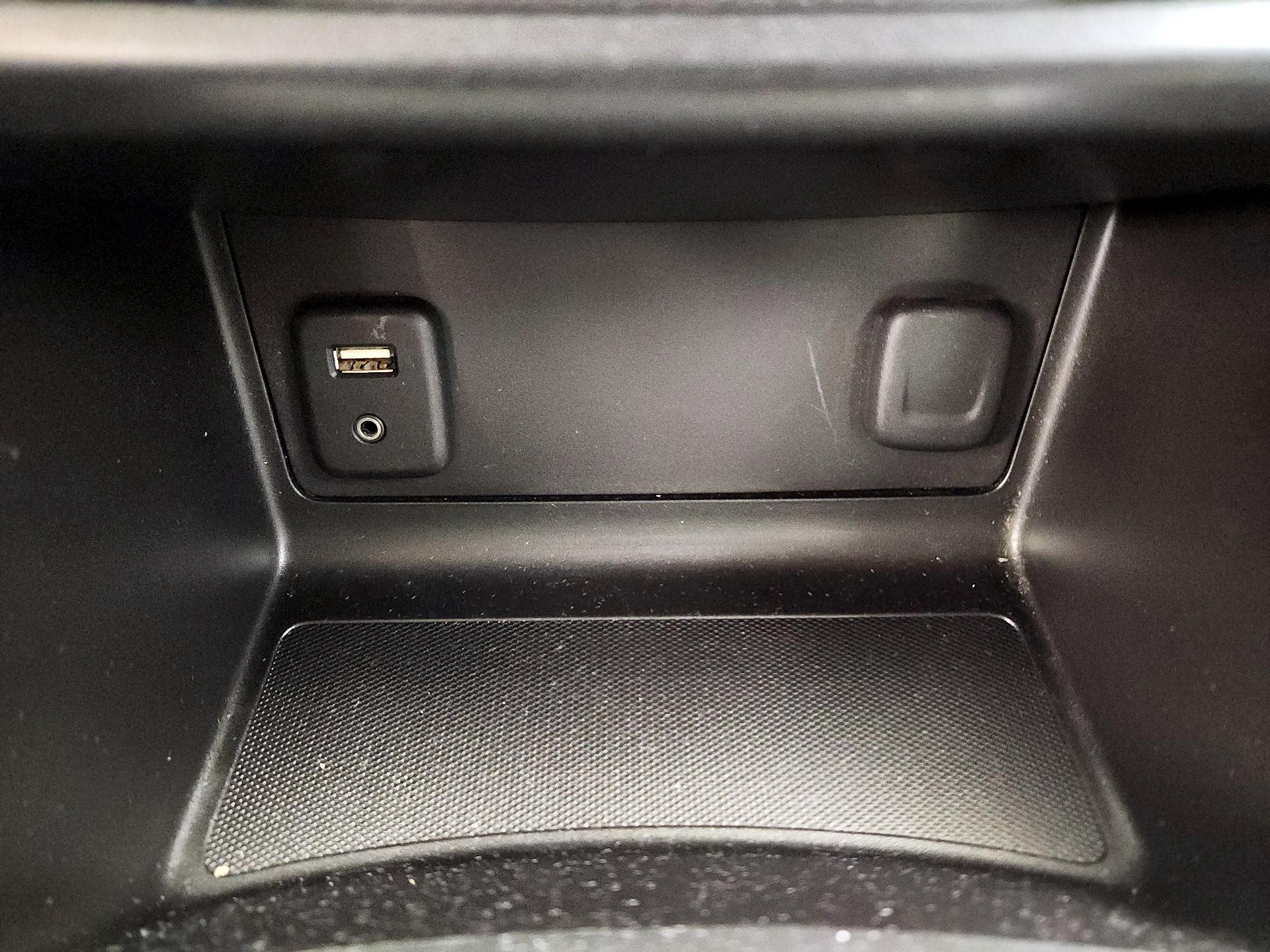 Thumbnail: 2016 Chevrolet Colorado - 18