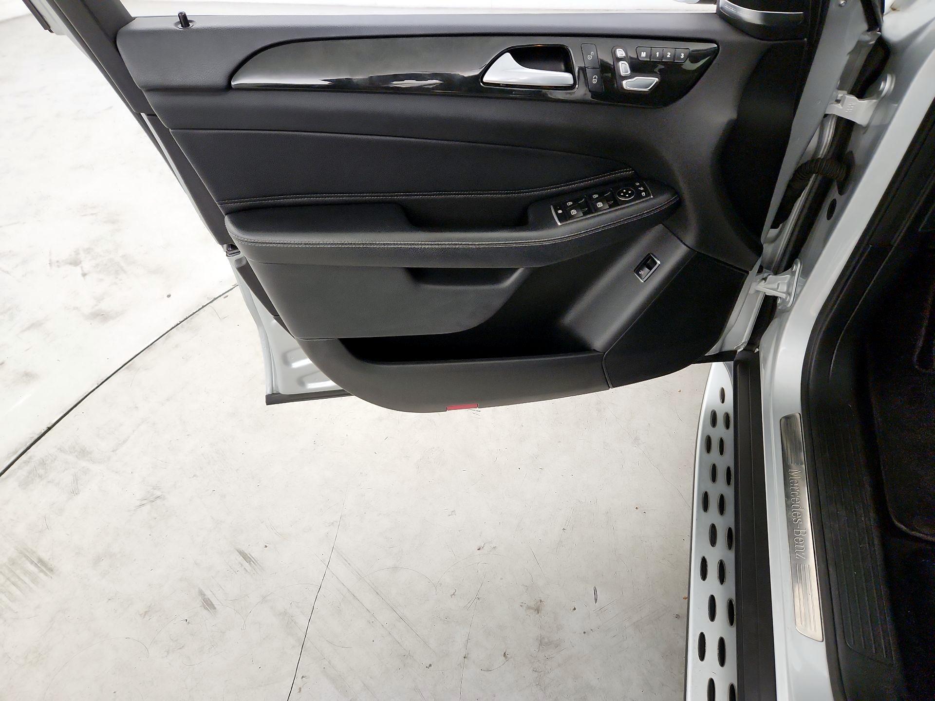 Thumbnail: 2019 Mercedes-Benz GLE - 12