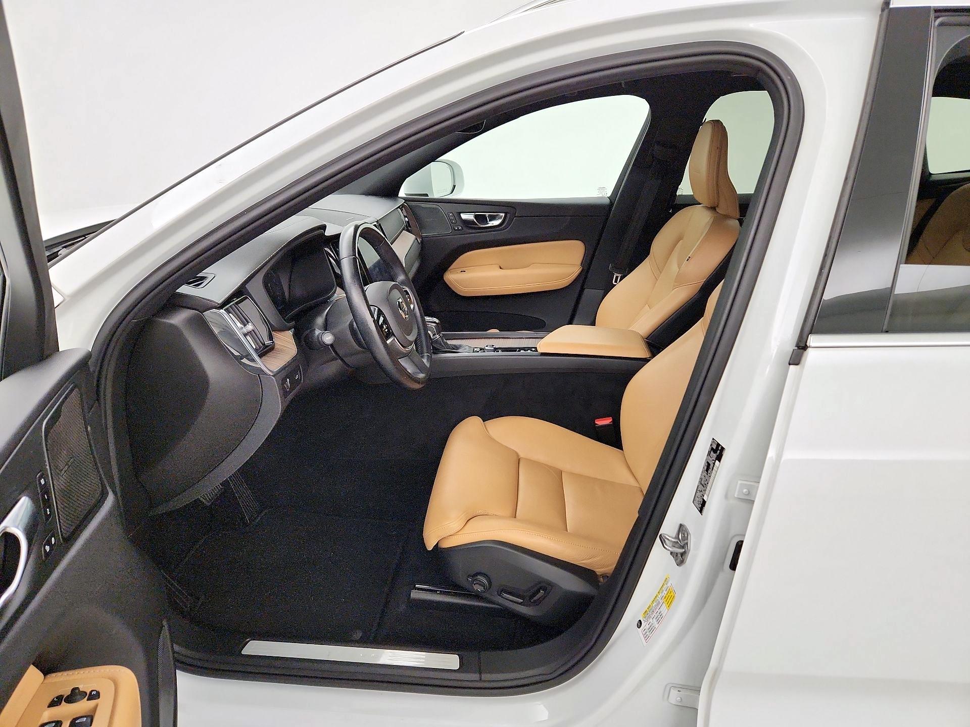 Thumbnail: 2020 Volvo XC60 - 11