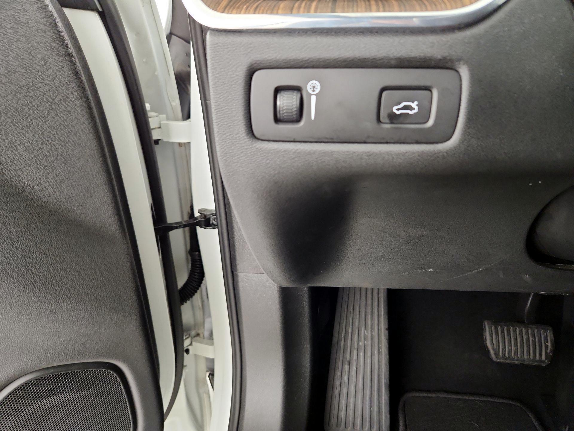 Thumbnail: 2020 Volvo XC60 - 13