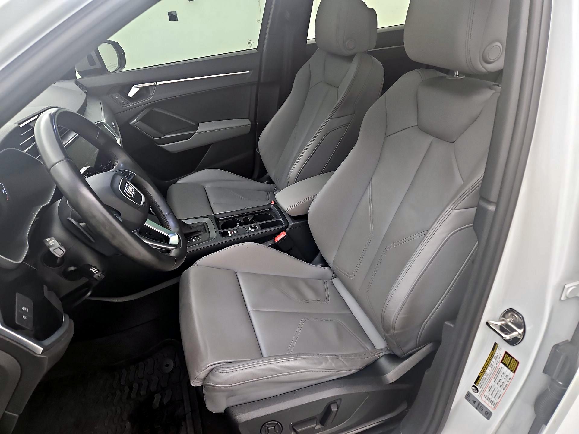 Thumbnail: 2024 Audi Q3 - 11