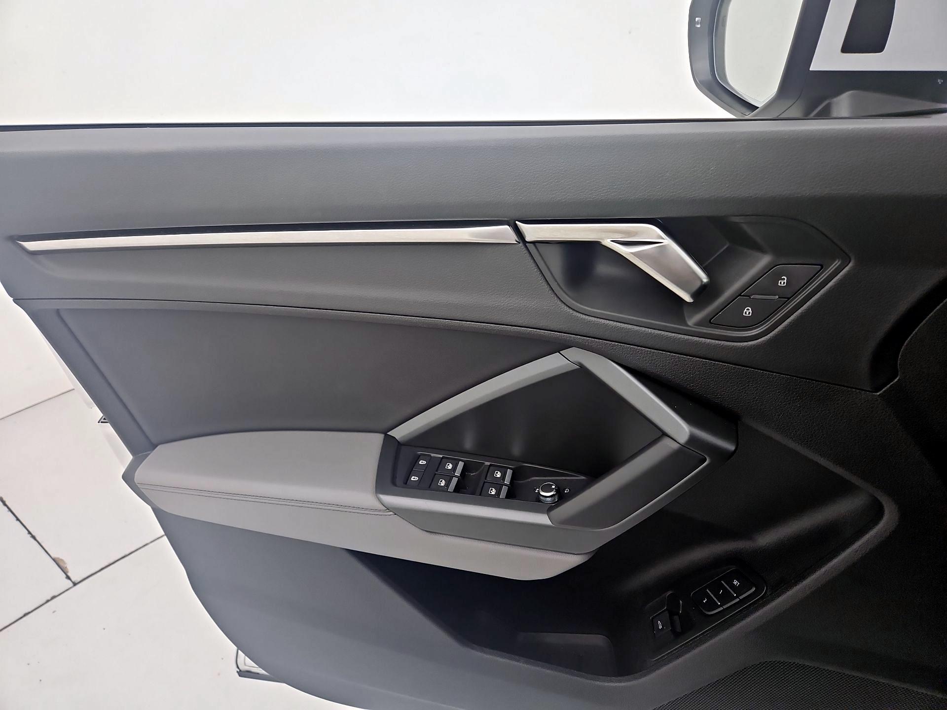 Thumbnail: 2024 Audi Q3 - 12