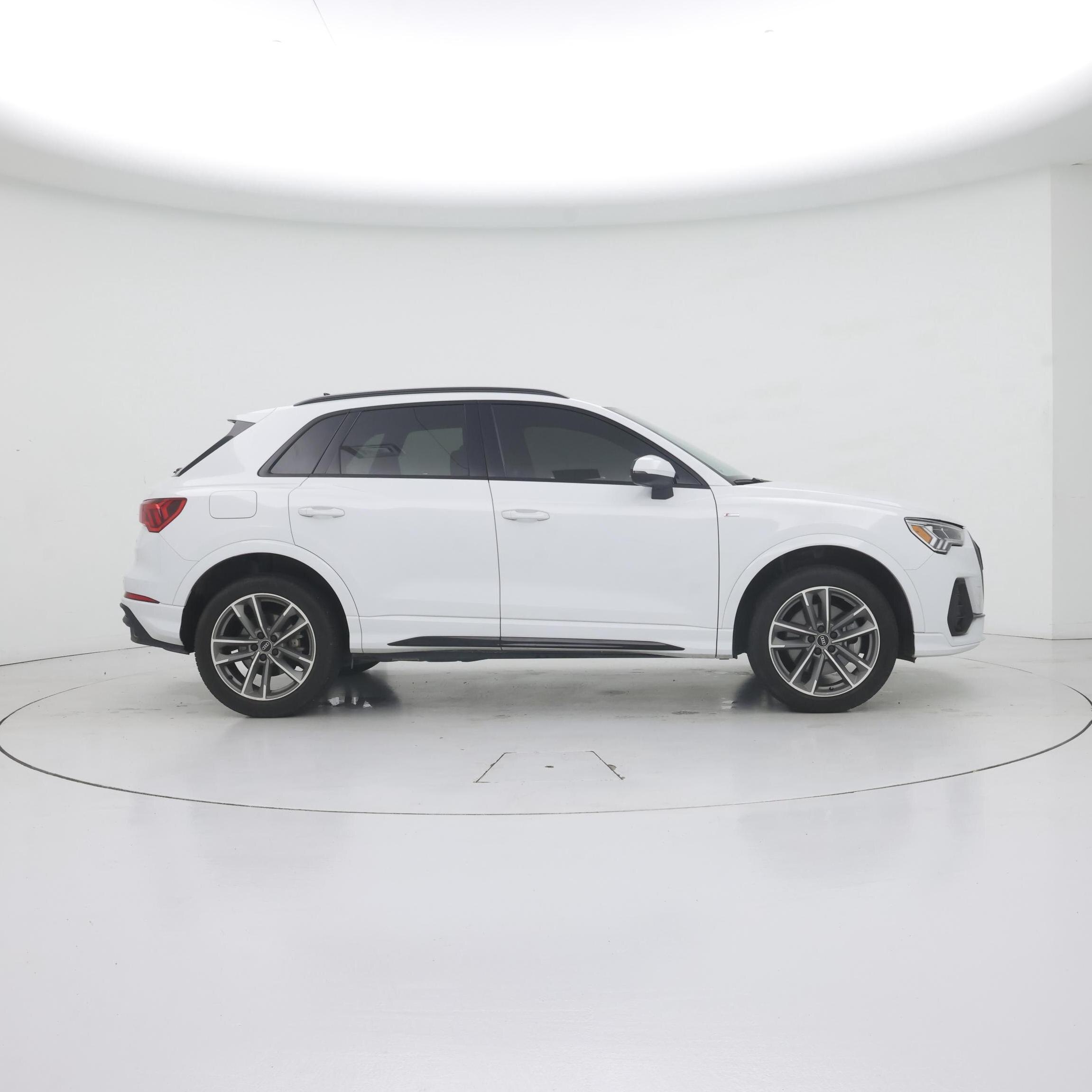 Thumbnail: 2024 Audi Q3 - 7