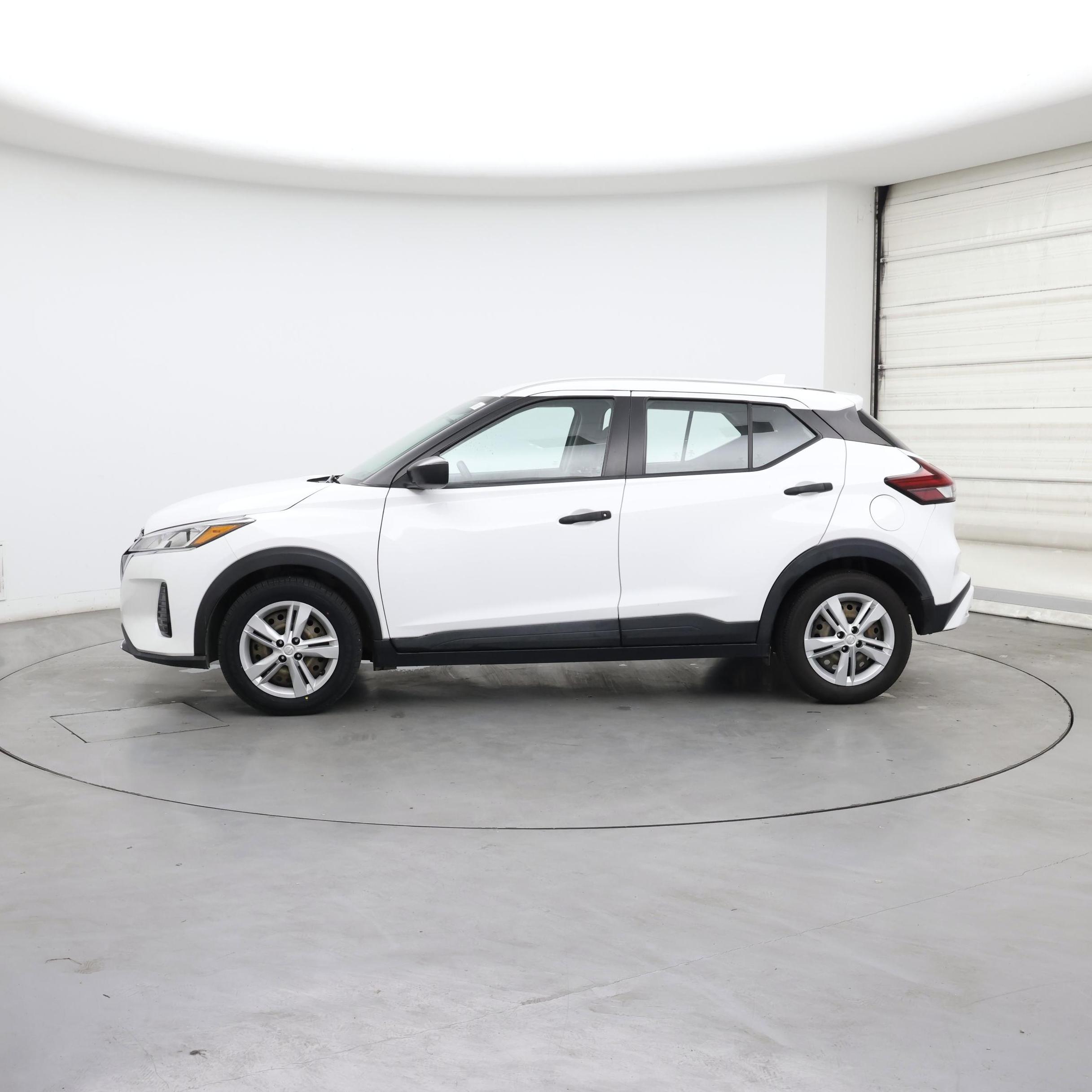 Thumbnail: 2022 Nissan Kicks - 3