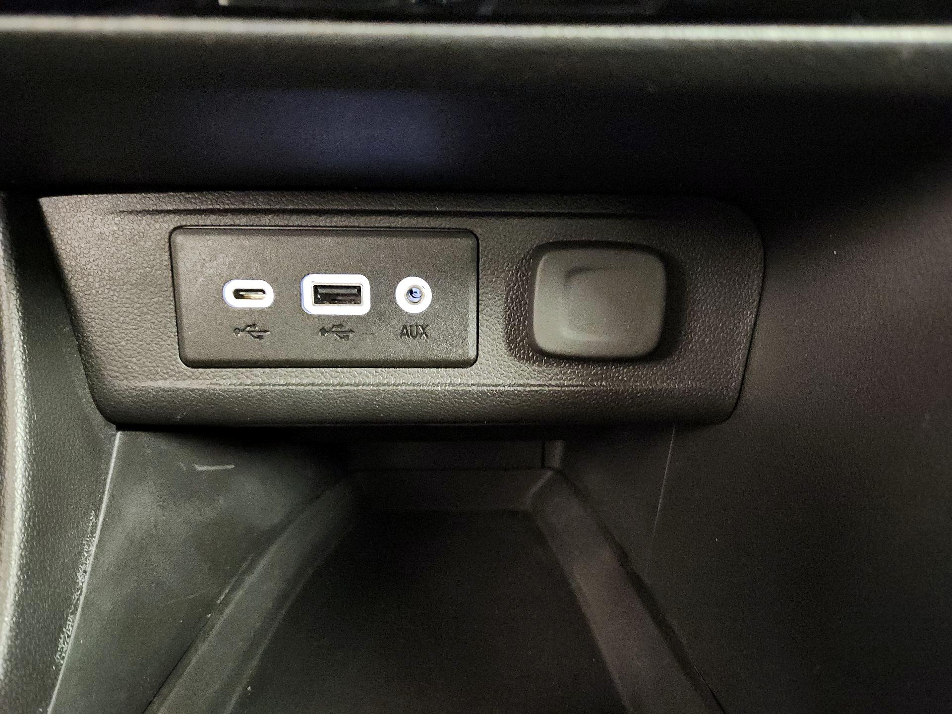 Thumbnail: 2022 Buick Encore GX - 18