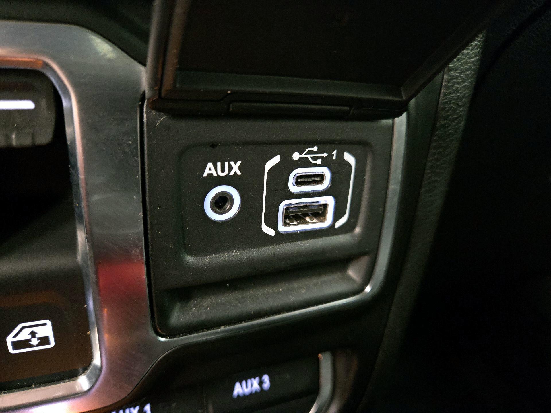 Thumbnail: 2021 Jeep Wrangler - 19