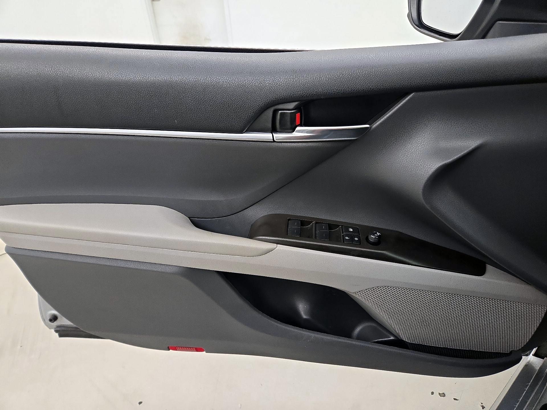 Thumbnail: 2023 Toyota Camry - 12