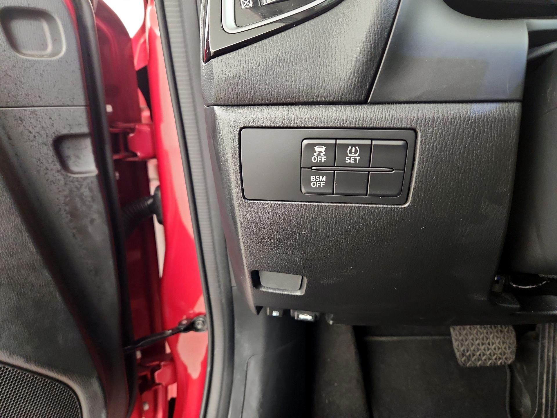 Thumbnail: 2014 Mazda Mazda3 - 13