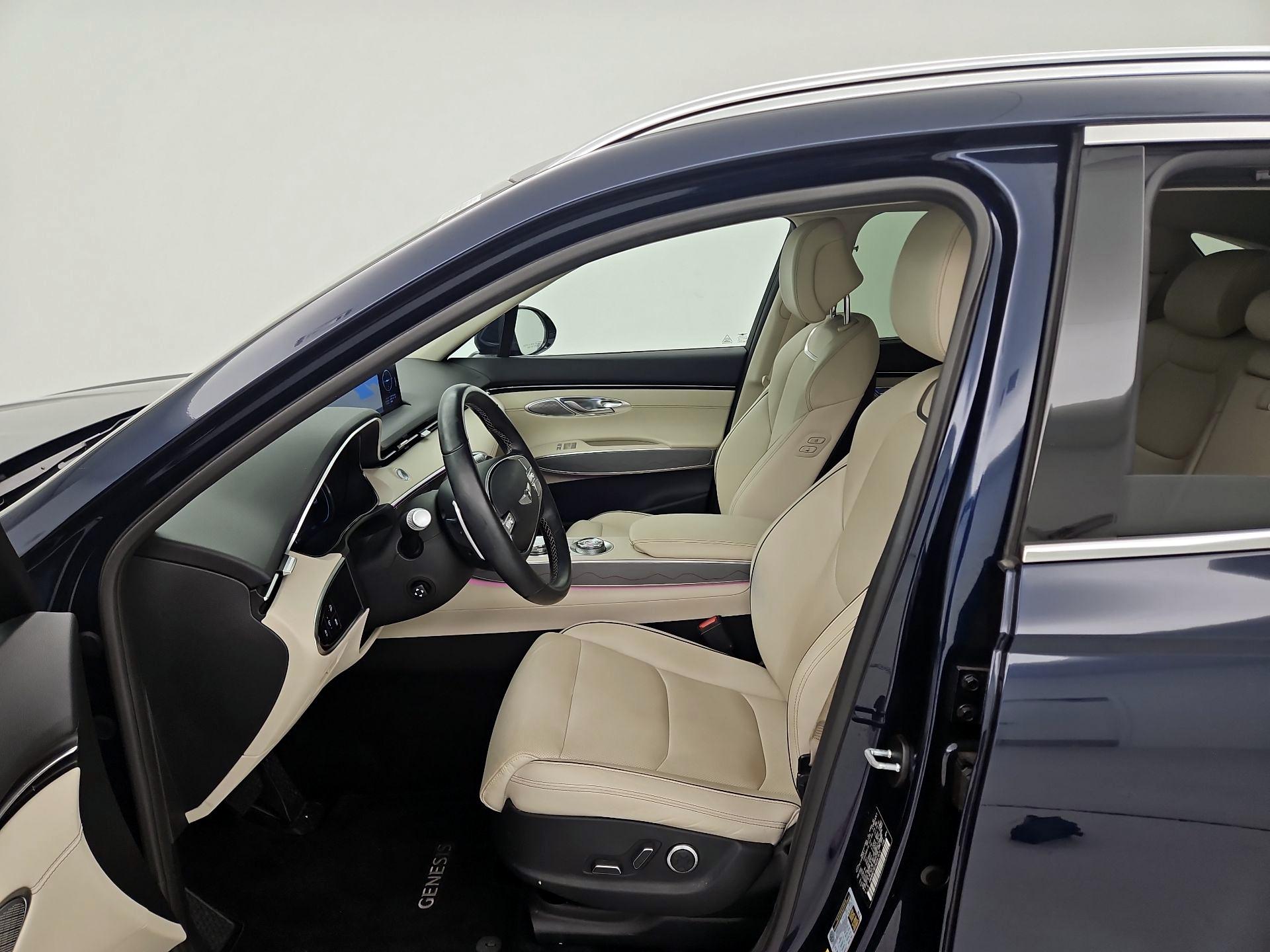 Thumbnail: 2022 Genesis GV70 - 11