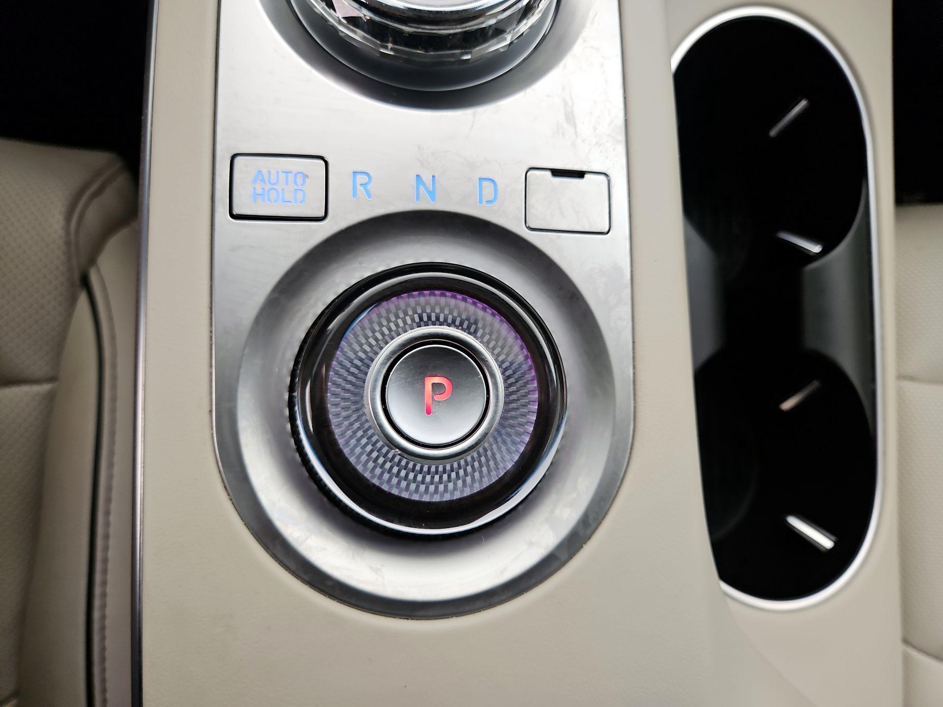 Thumbnail: 2022 Genesis GV70 - 18