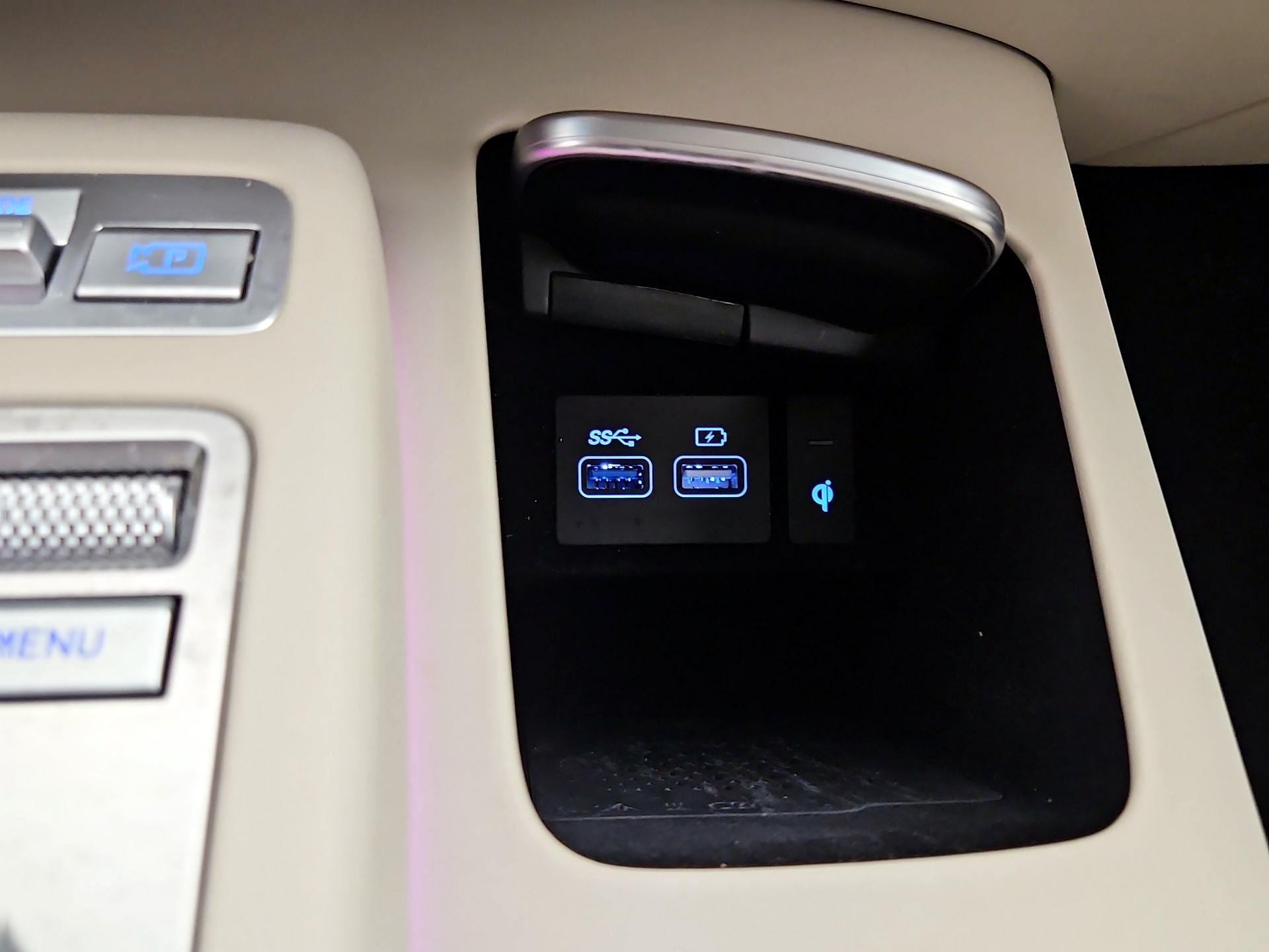 Thumbnail: 2022 Genesis GV70 - 19