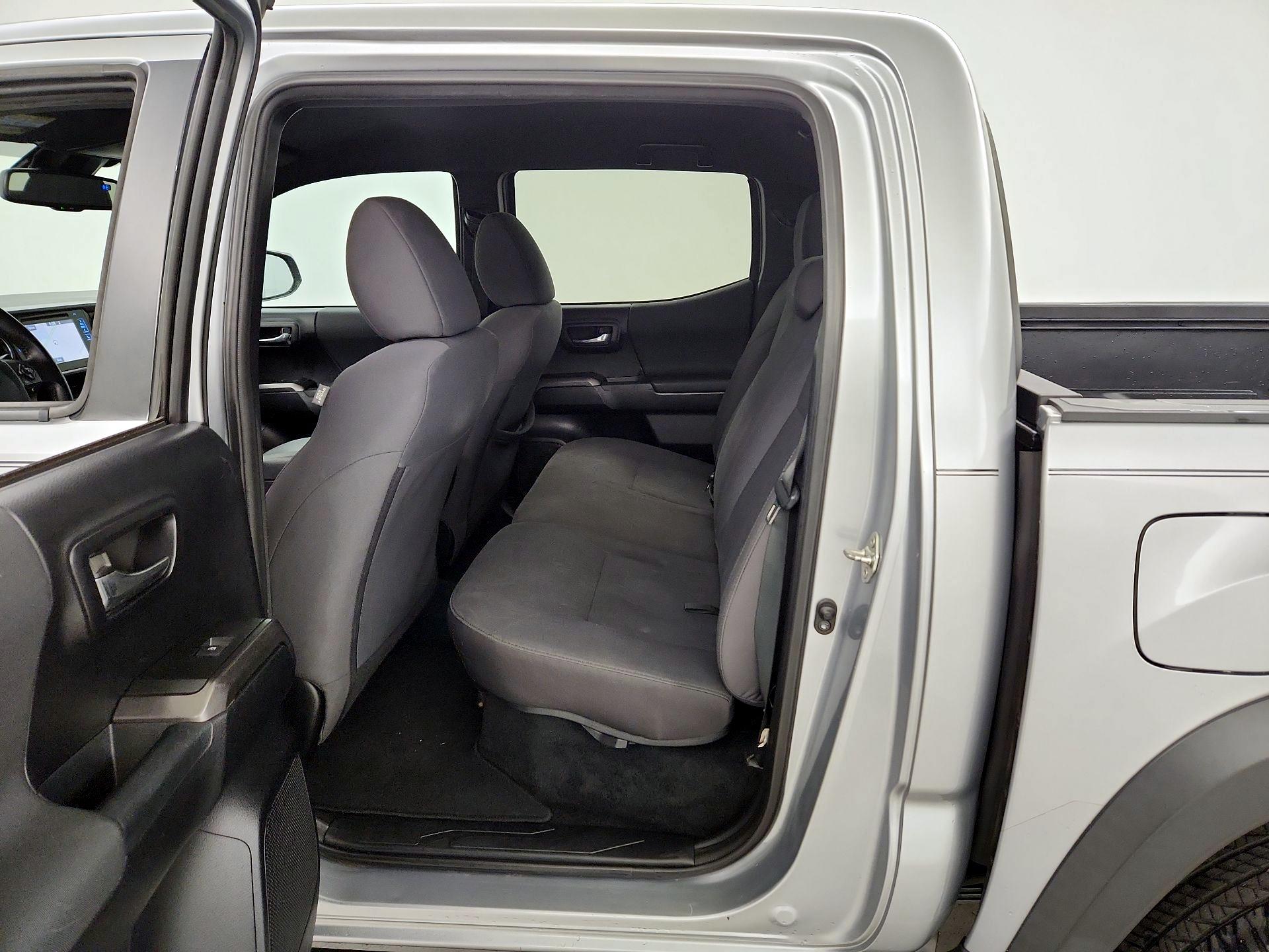 Thumbnail: 2018 Toyota Tacoma - 20