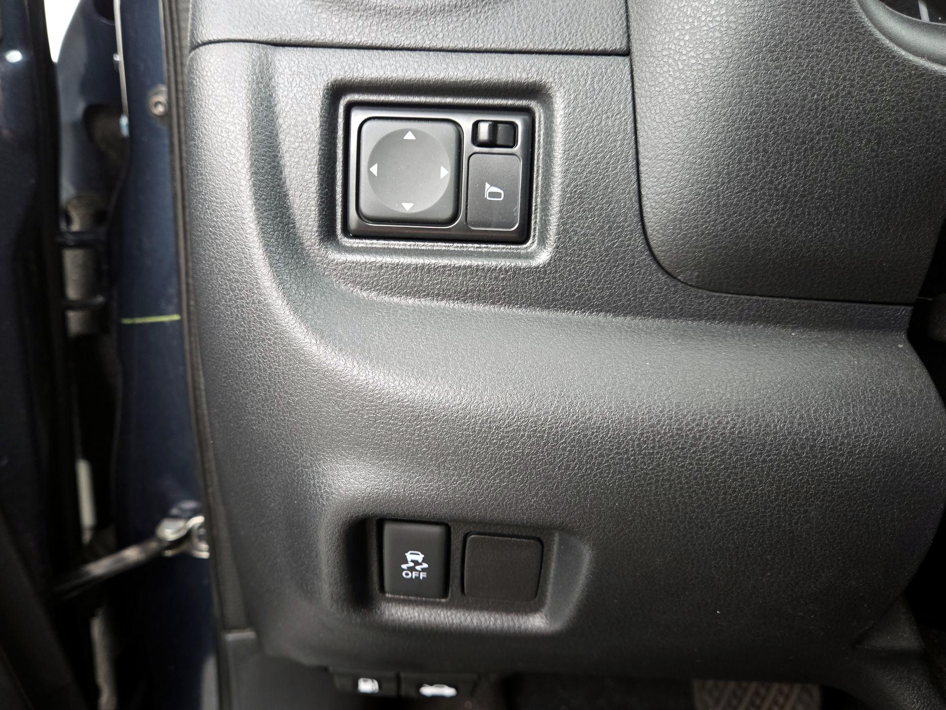 Thumbnail: 2017 Nissan Versa - 13