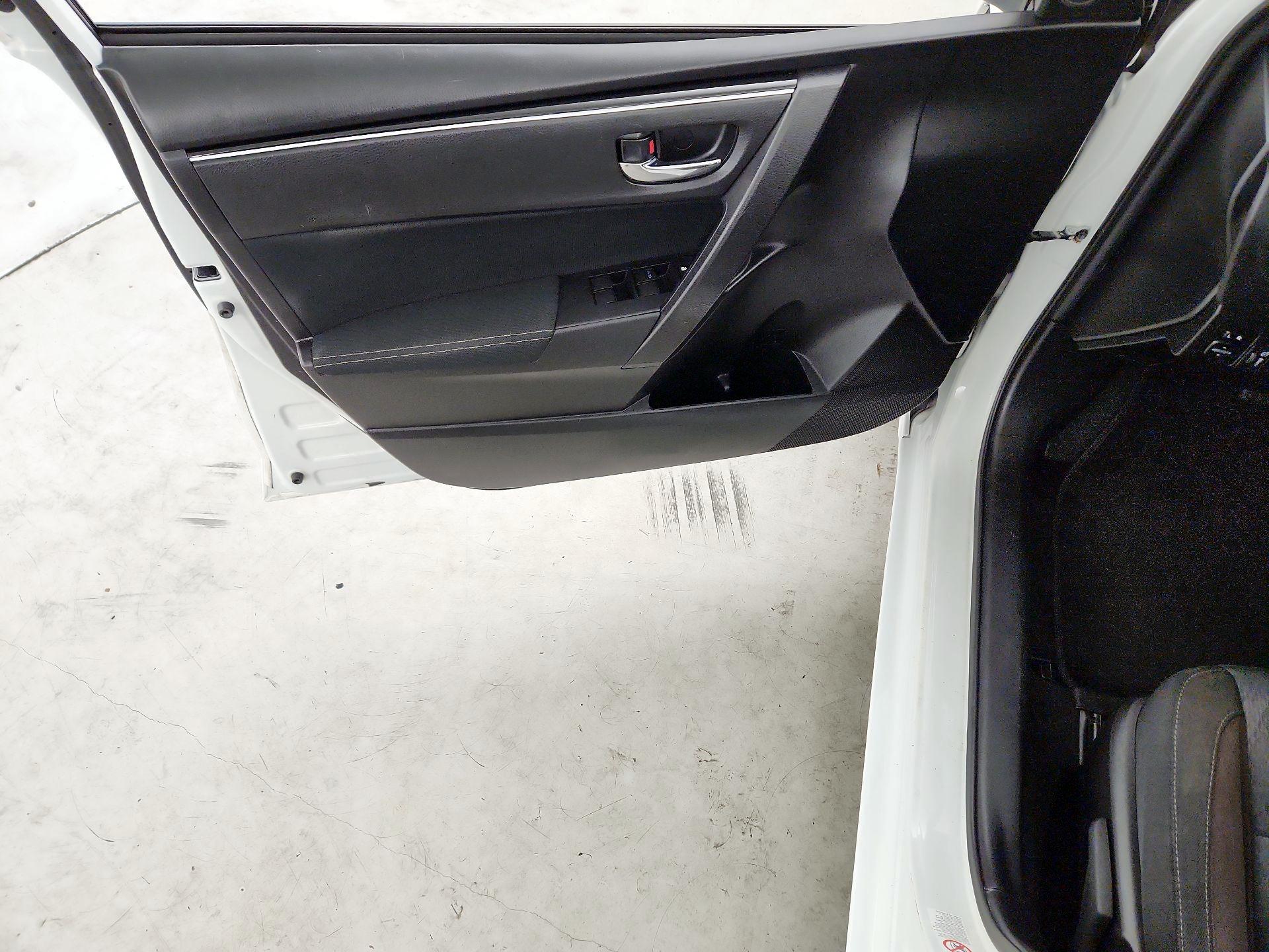 Thumbnail: 2018 Toyota Corolla - 12