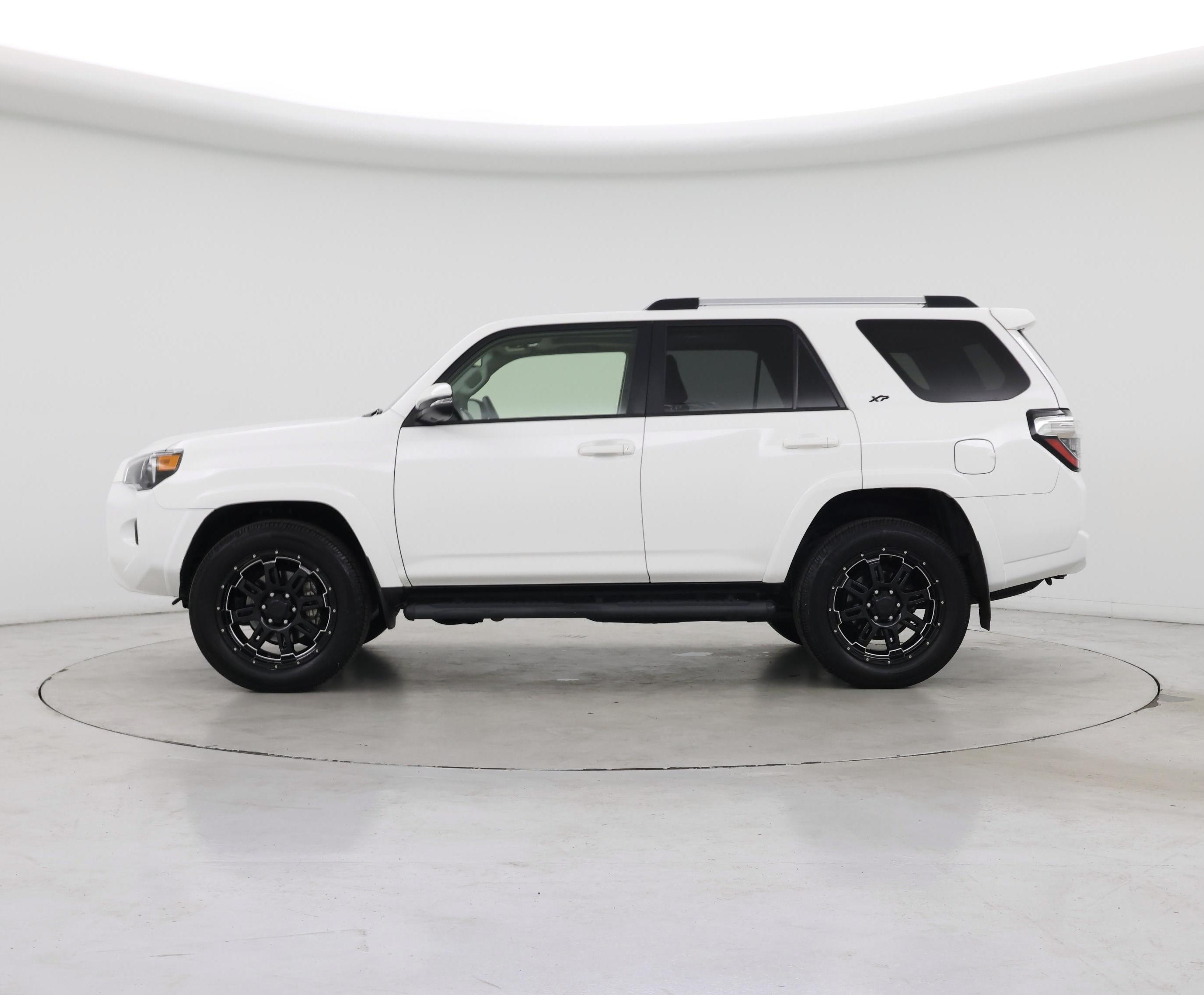 Thumbnail: 2020 Toyota 4Runner - 3
