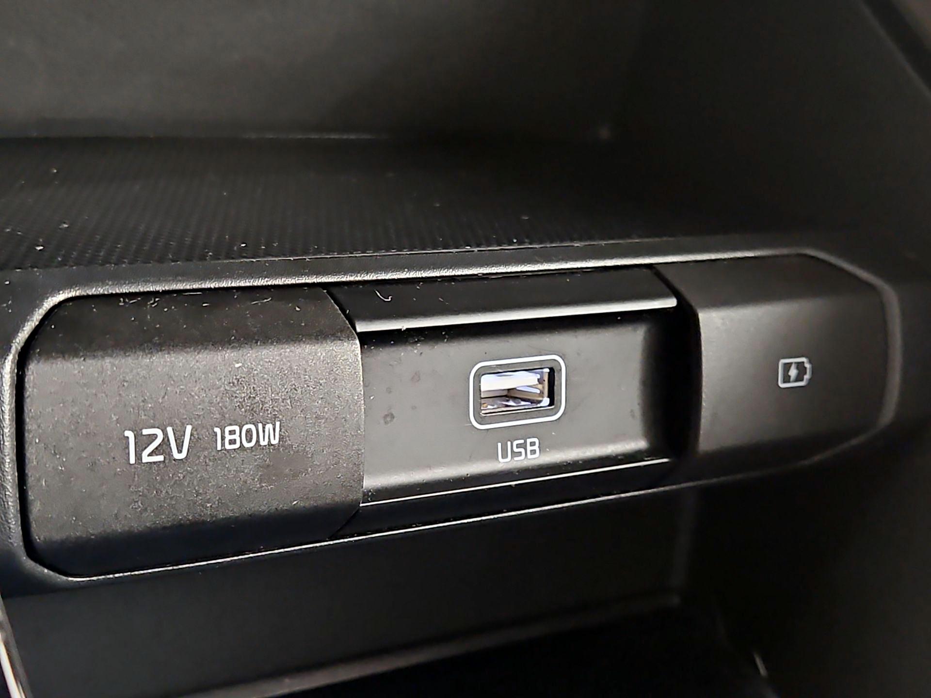 Thumbnail: 2020 Kia Telluride - 18