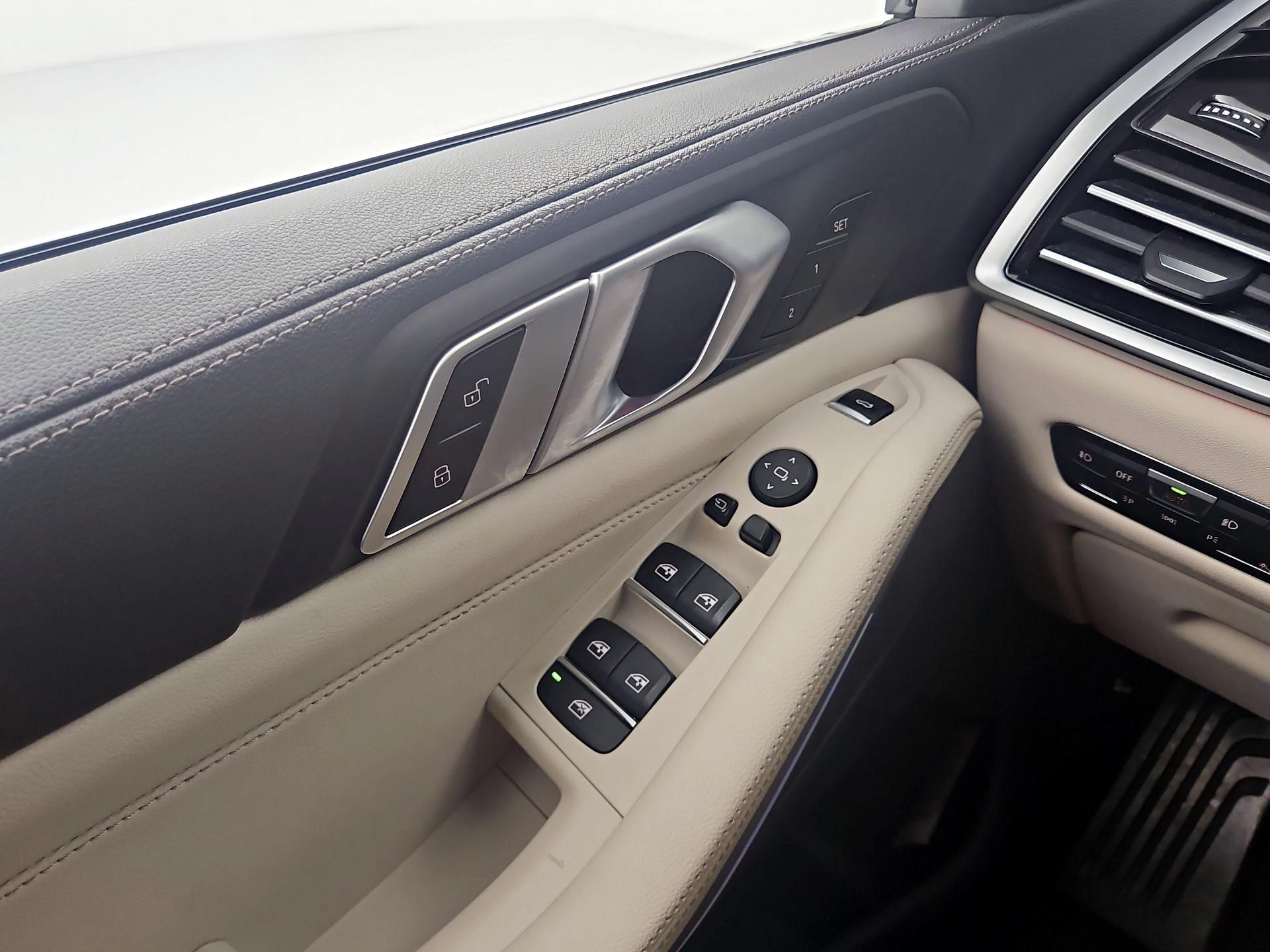 Thumbnail: 2020 BMW X5 - 12