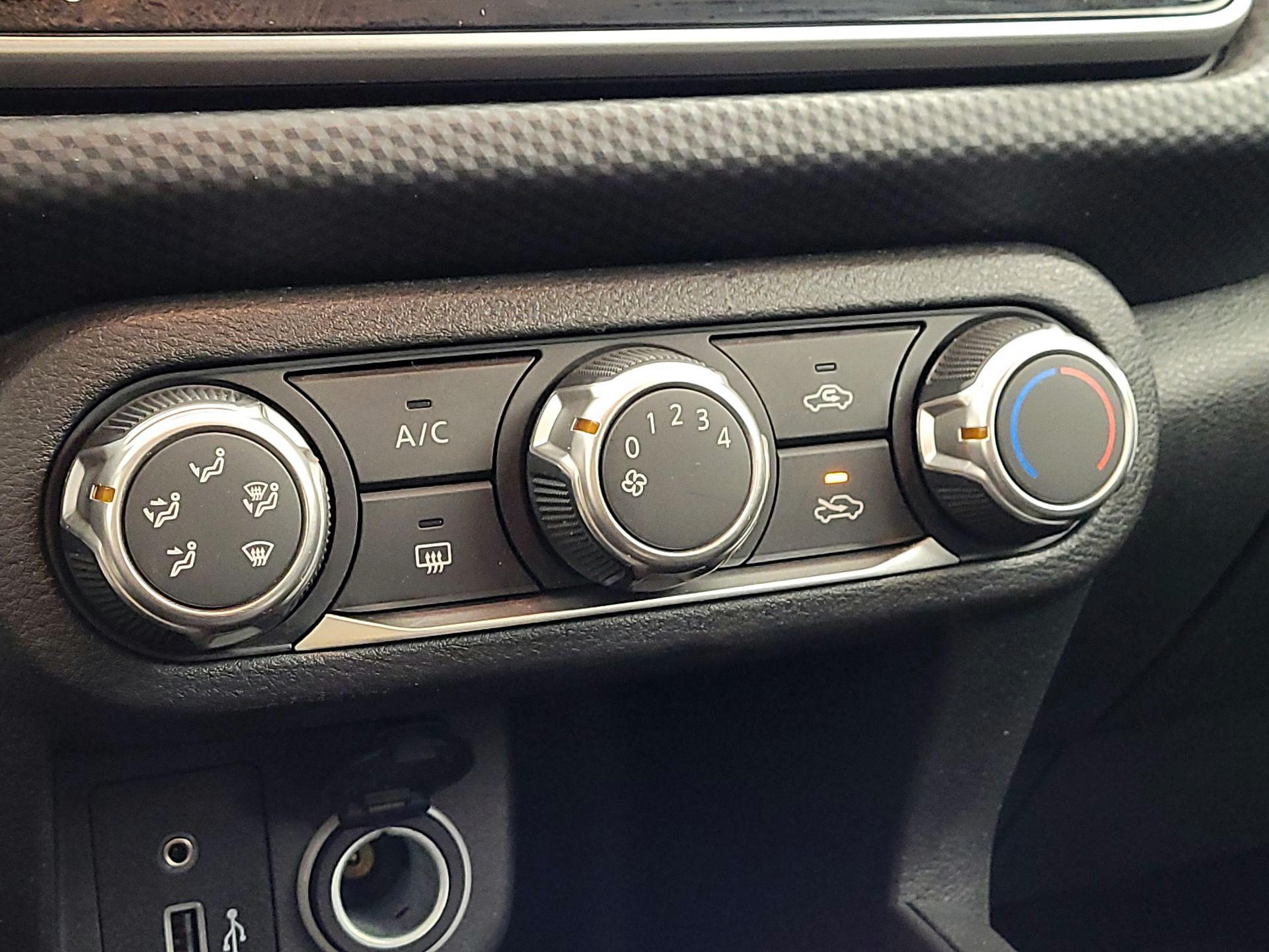 Thumbnail: 2023 Nissan Kicks - 16