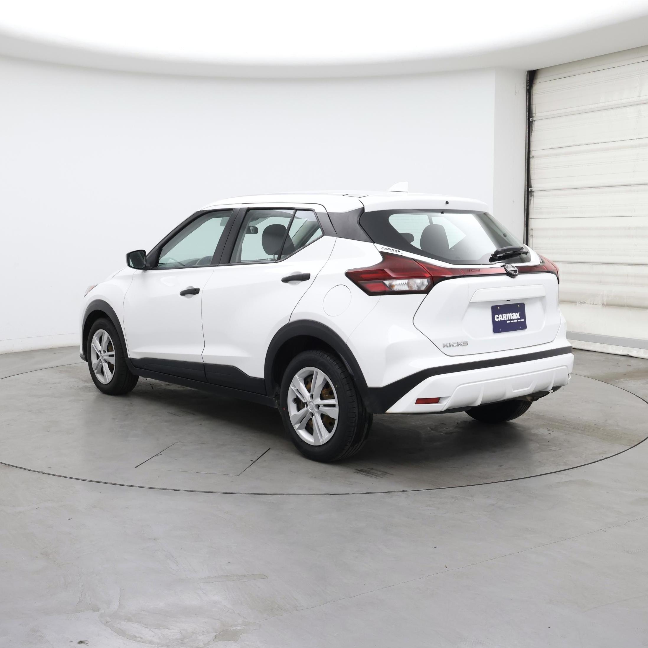 Thumbnail: 2023 Nissan Kicks - 2