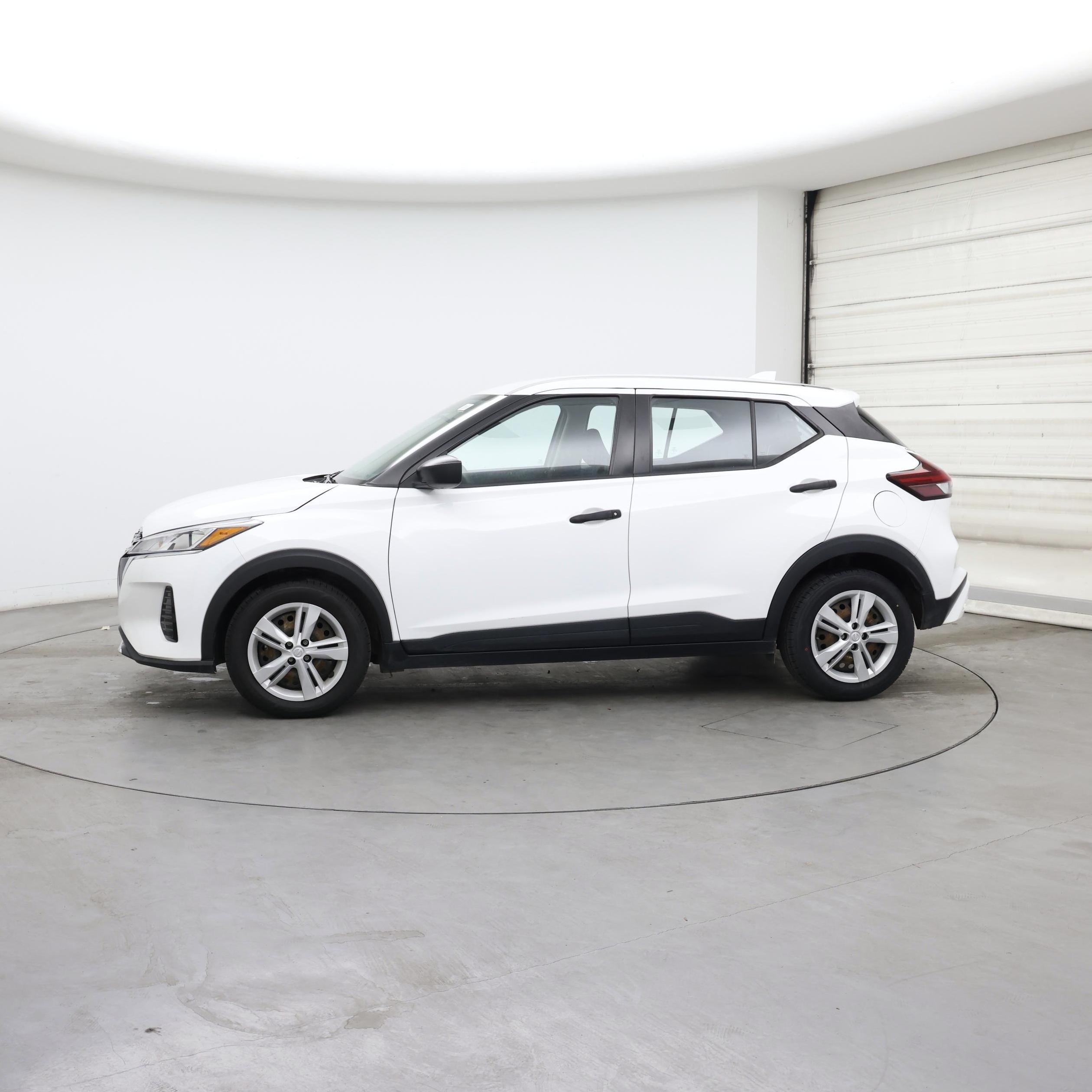 Thumbnail: 2023 Nissan Kicks - 3