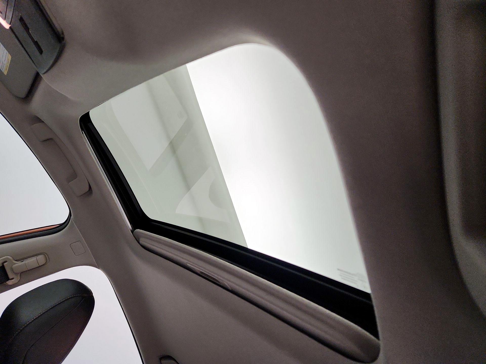 Thumbnail: 2020 Nissan Sentra - 19