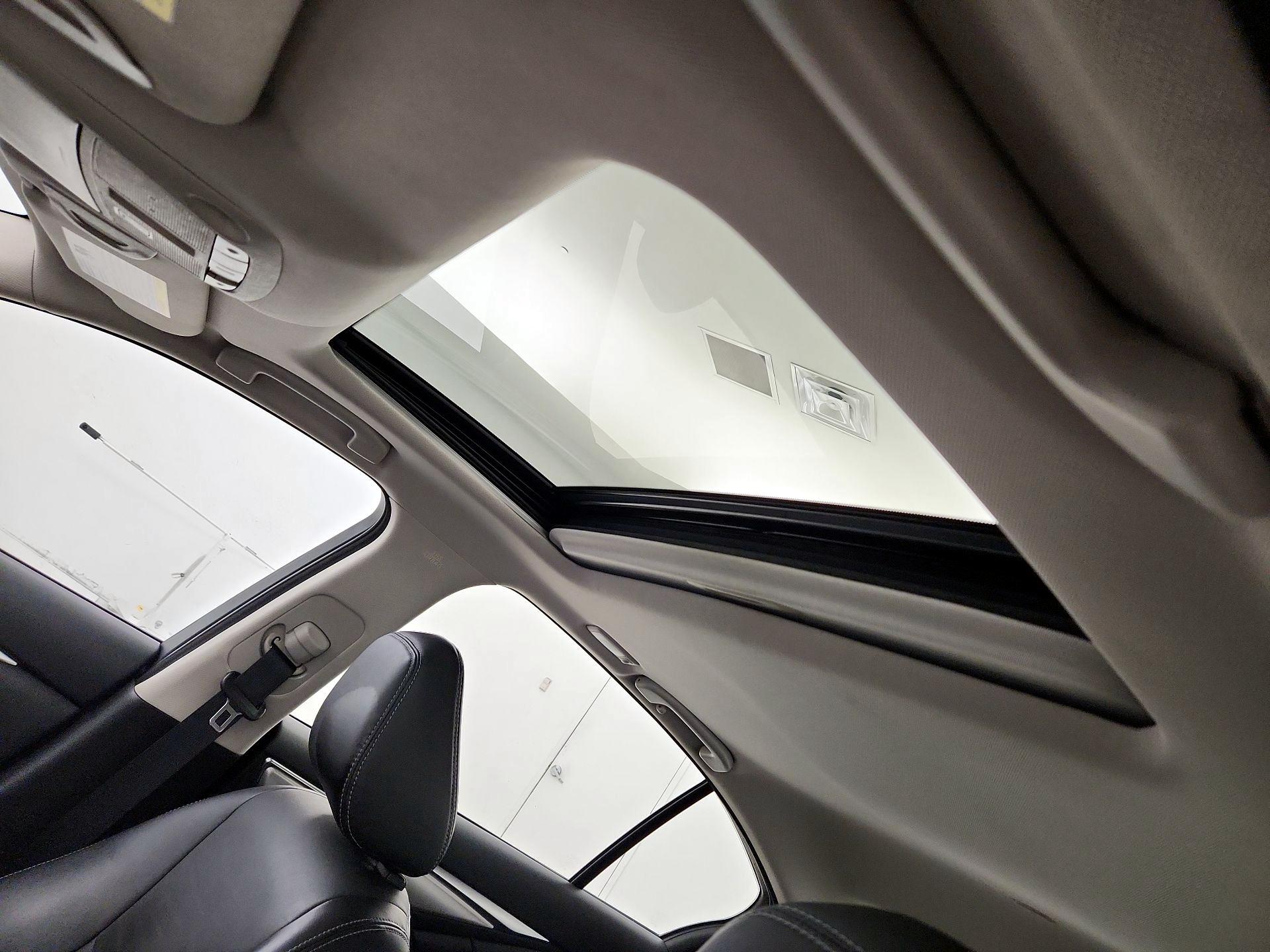 Thumbnail: 2022 INFINITI Q50 - 17