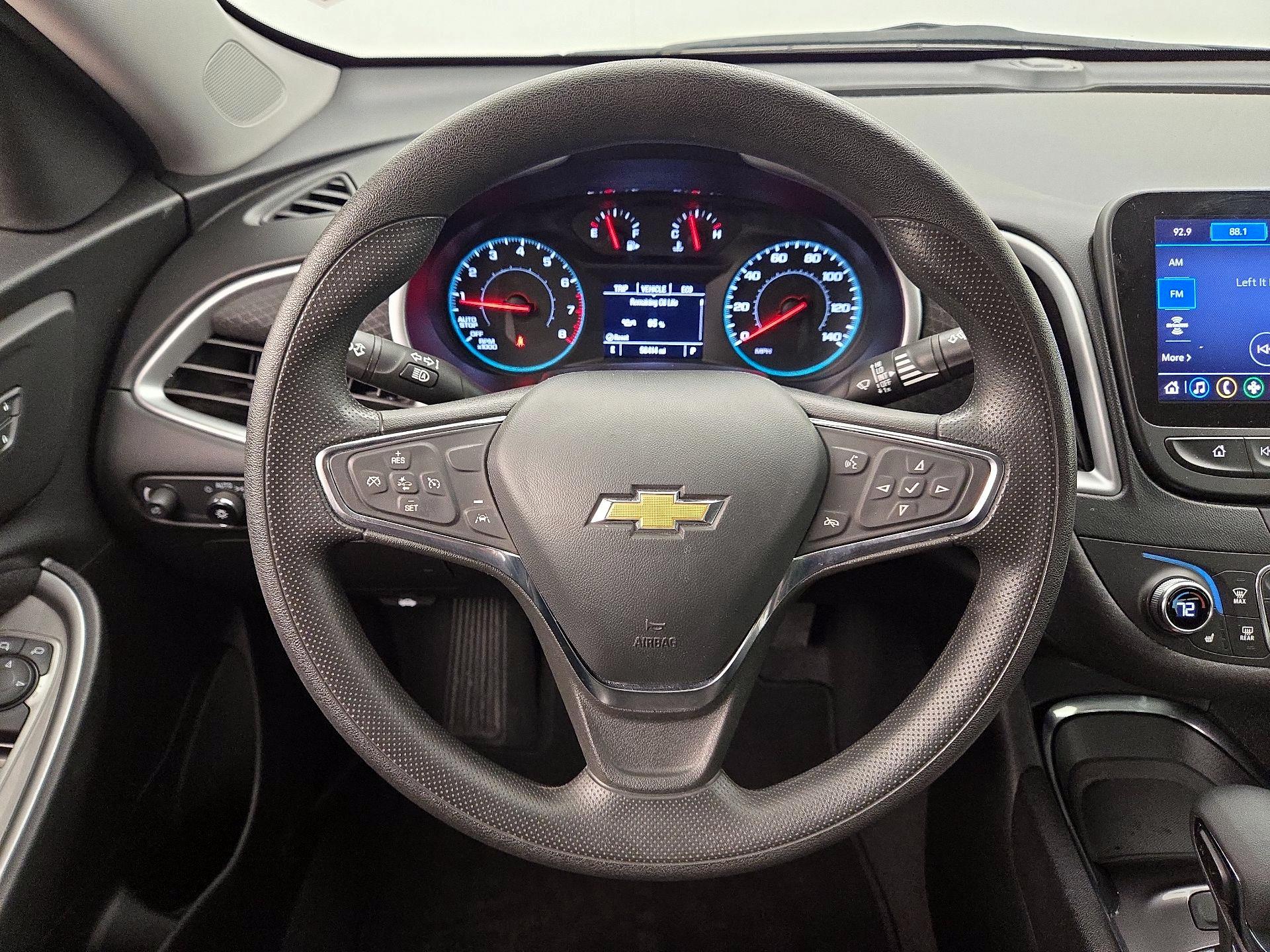 Thumbnail: 2023 Chevrolet Malibu - 10