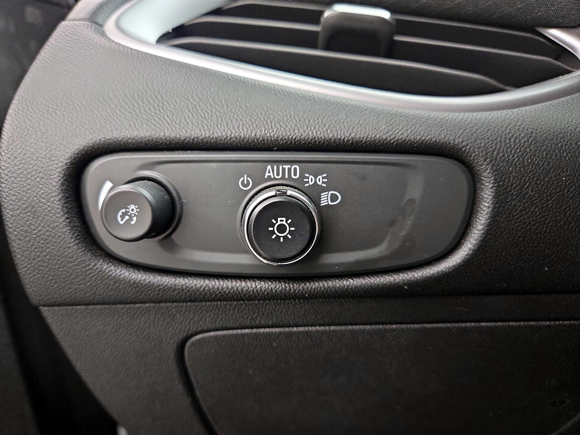 Thumbnail: 2023 Chevrolet Malibu - 13