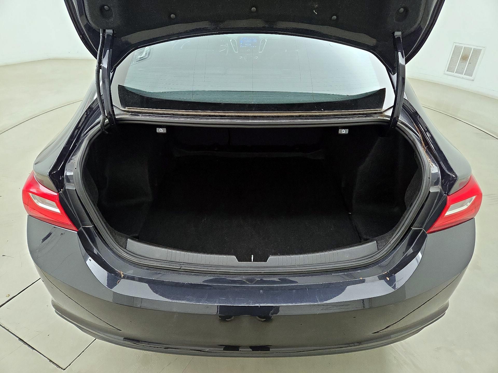 Thumbnail: 2023 Chevrolet Malibu - 20