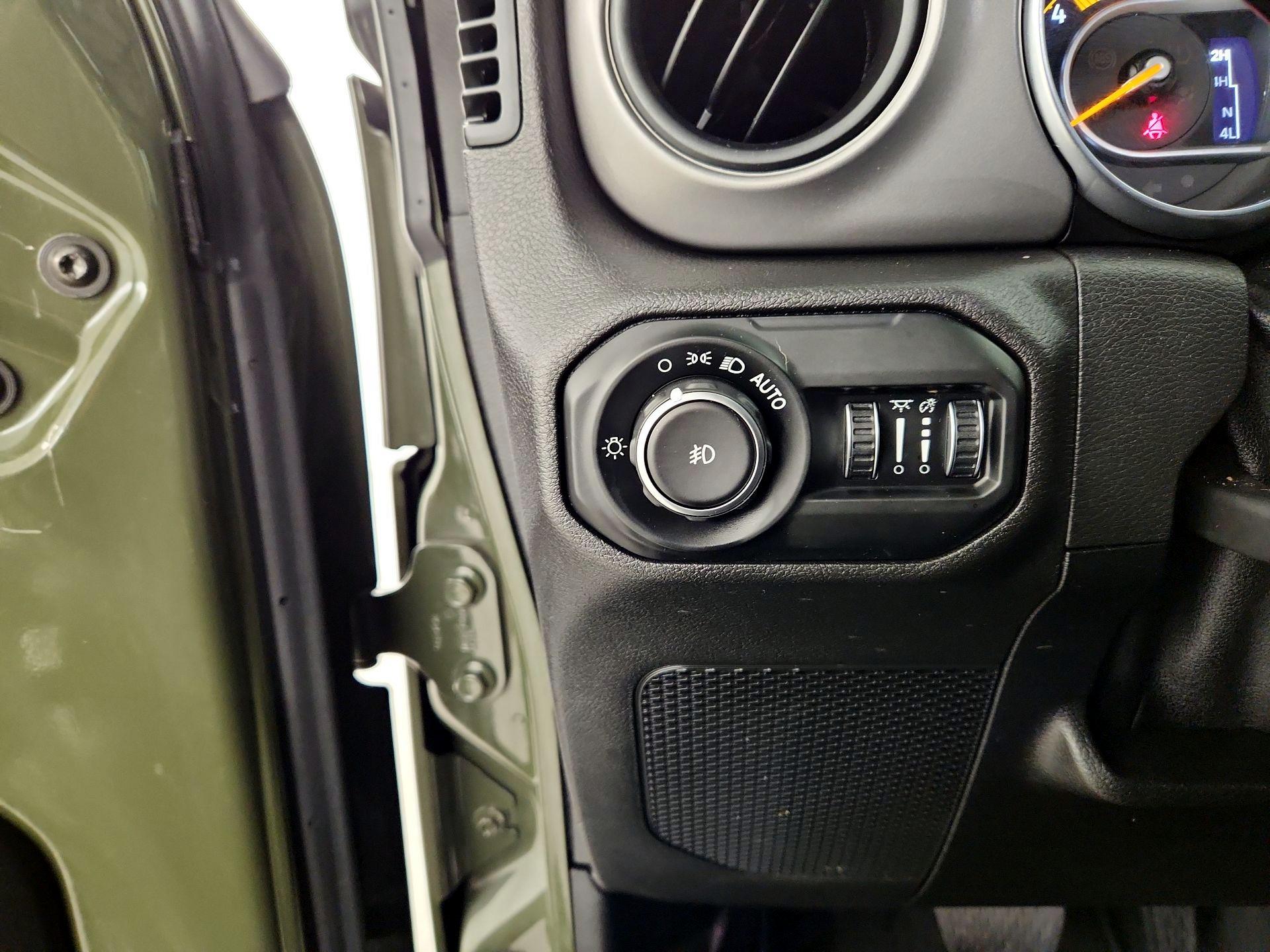 Thumbnail: 2021 Jeep Wrangler - 13