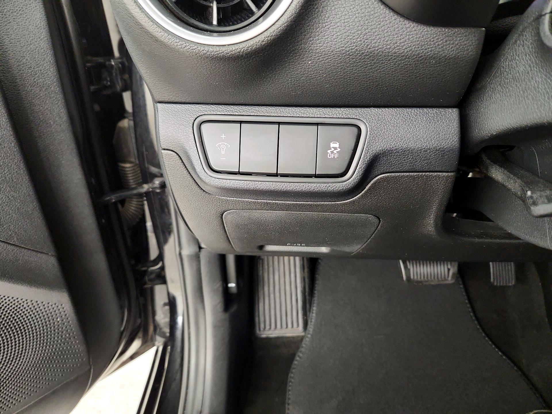 Thumbnail: 2022 Kia Forte - 11