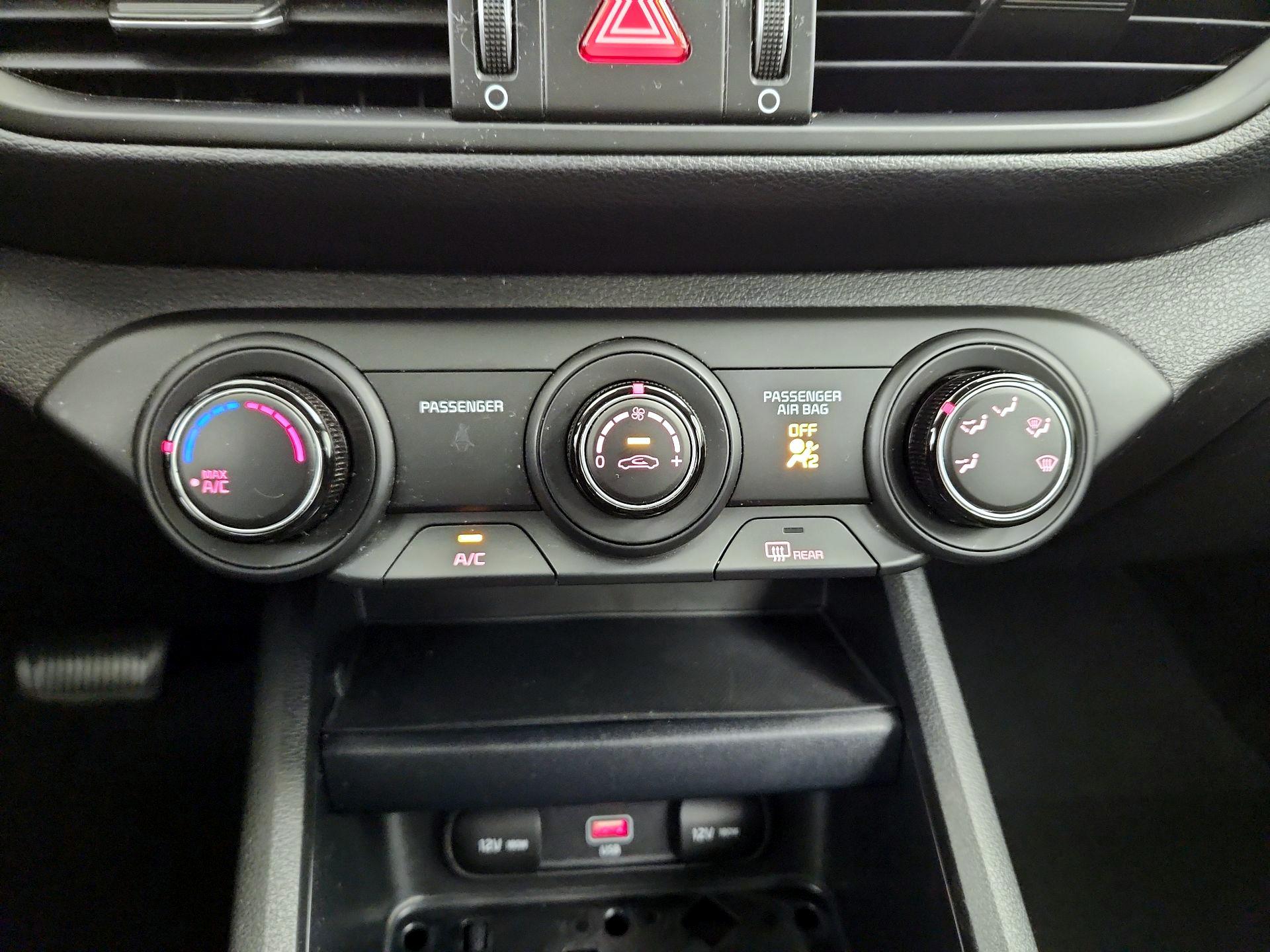 Thumbnail: 2022 Kia Forte - 14