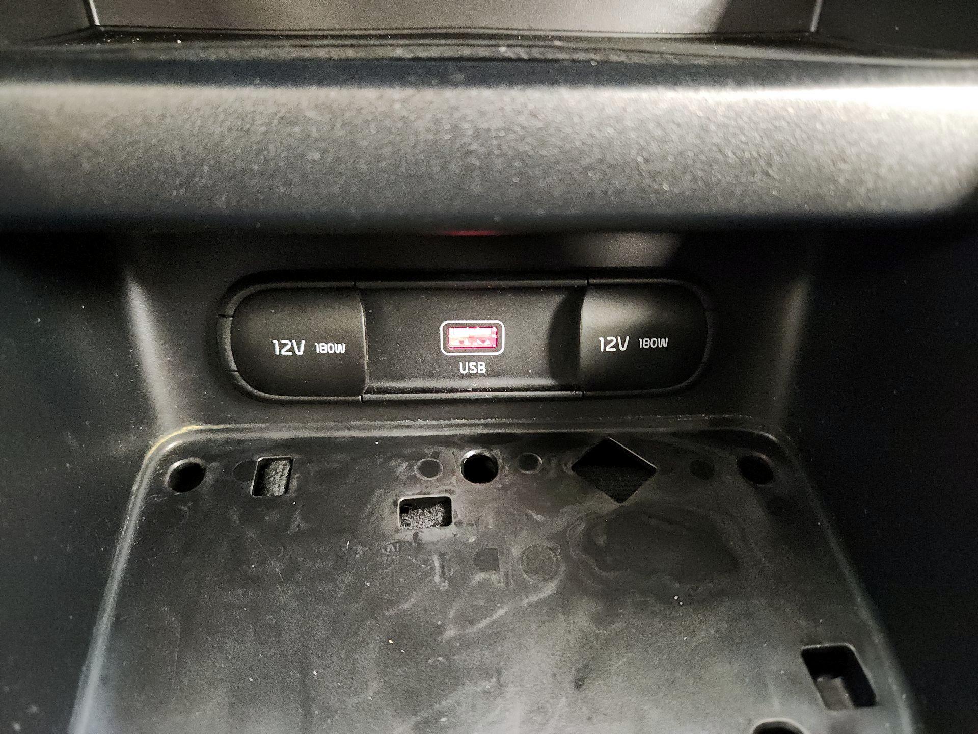 Thumbnail: 2022 Kia Forte - 16