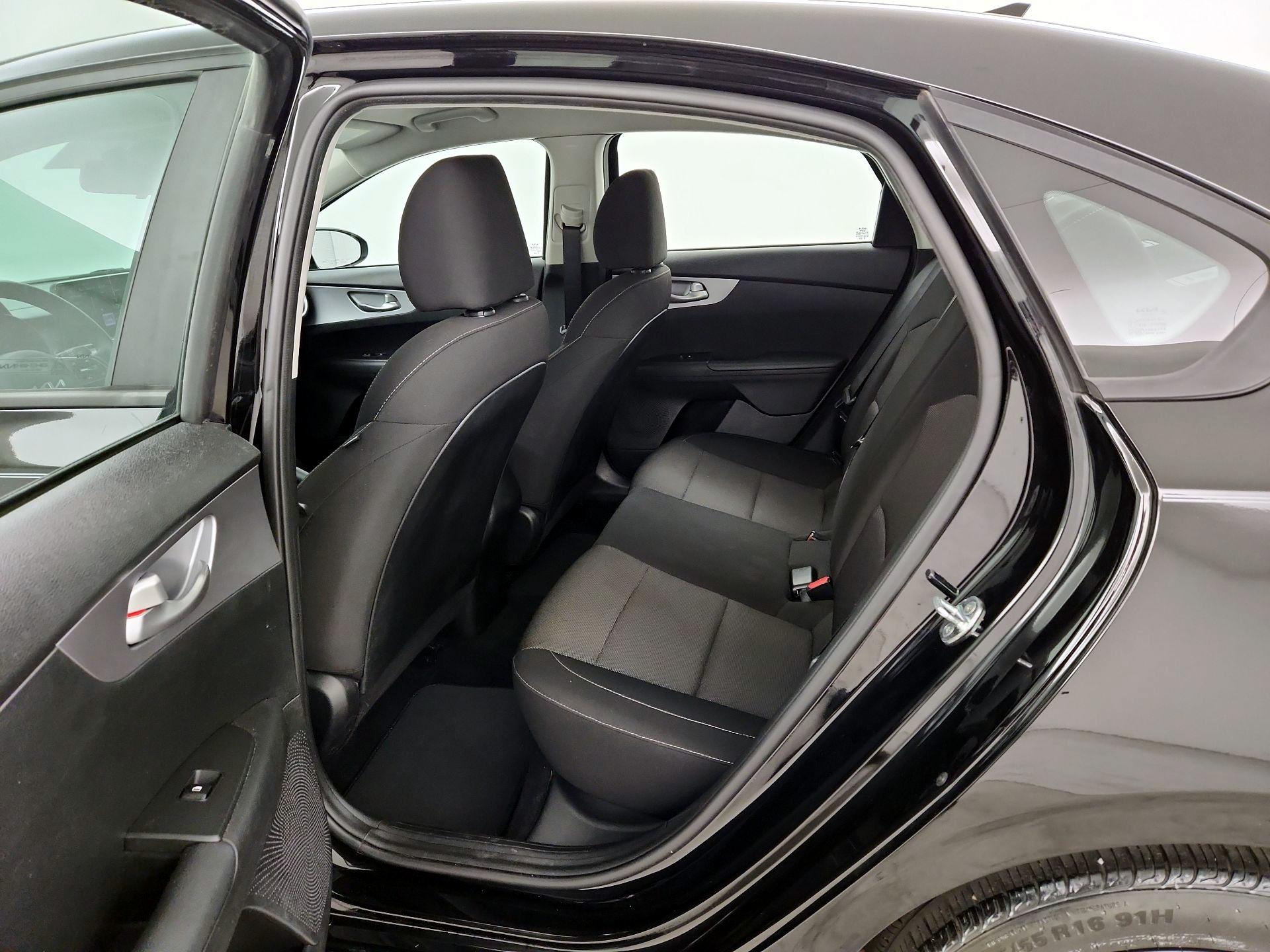 Thumbnail: 2022 Kia Forte - 17