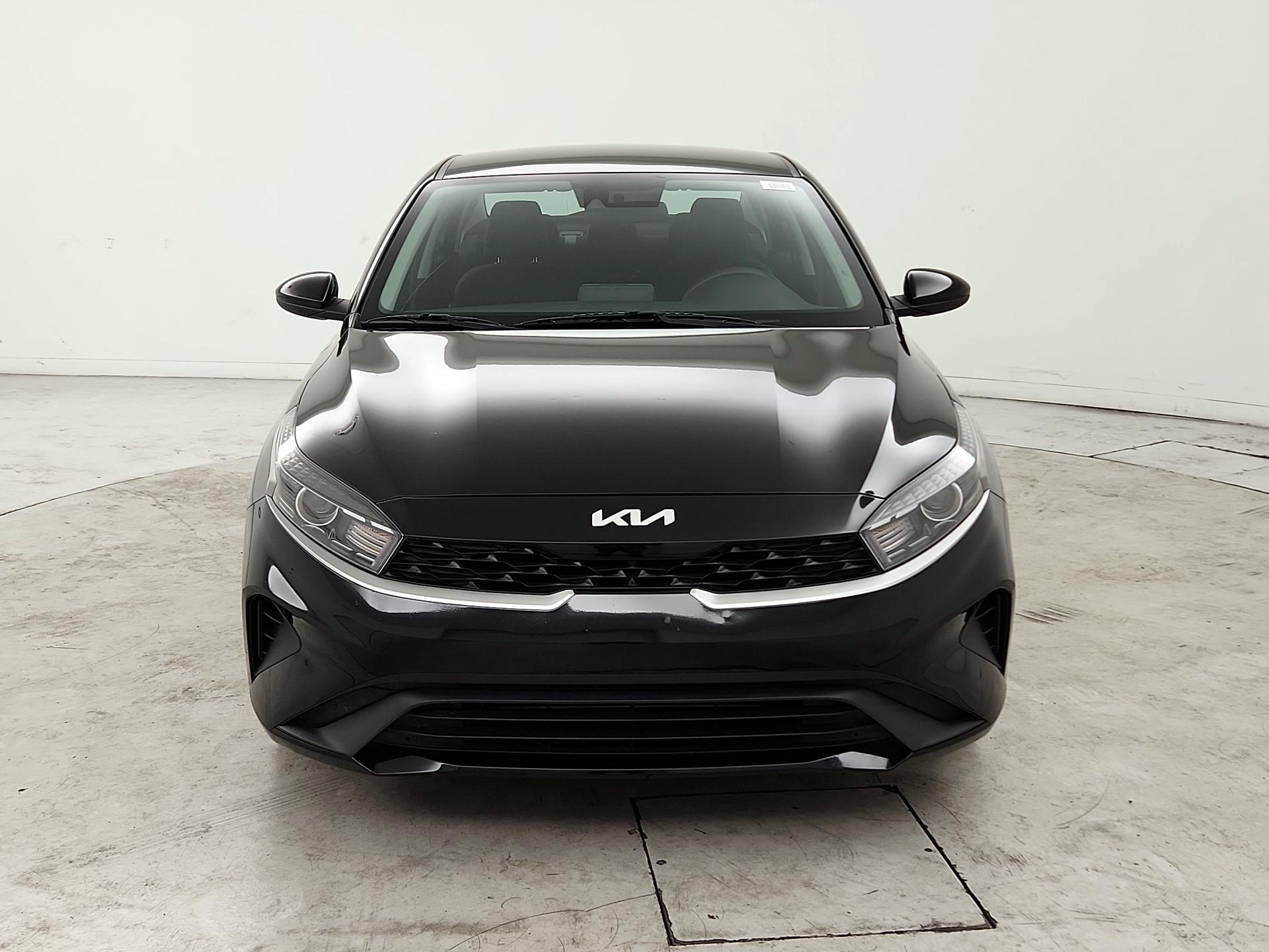Thumbnail: 2022 Kia Forte - 2
