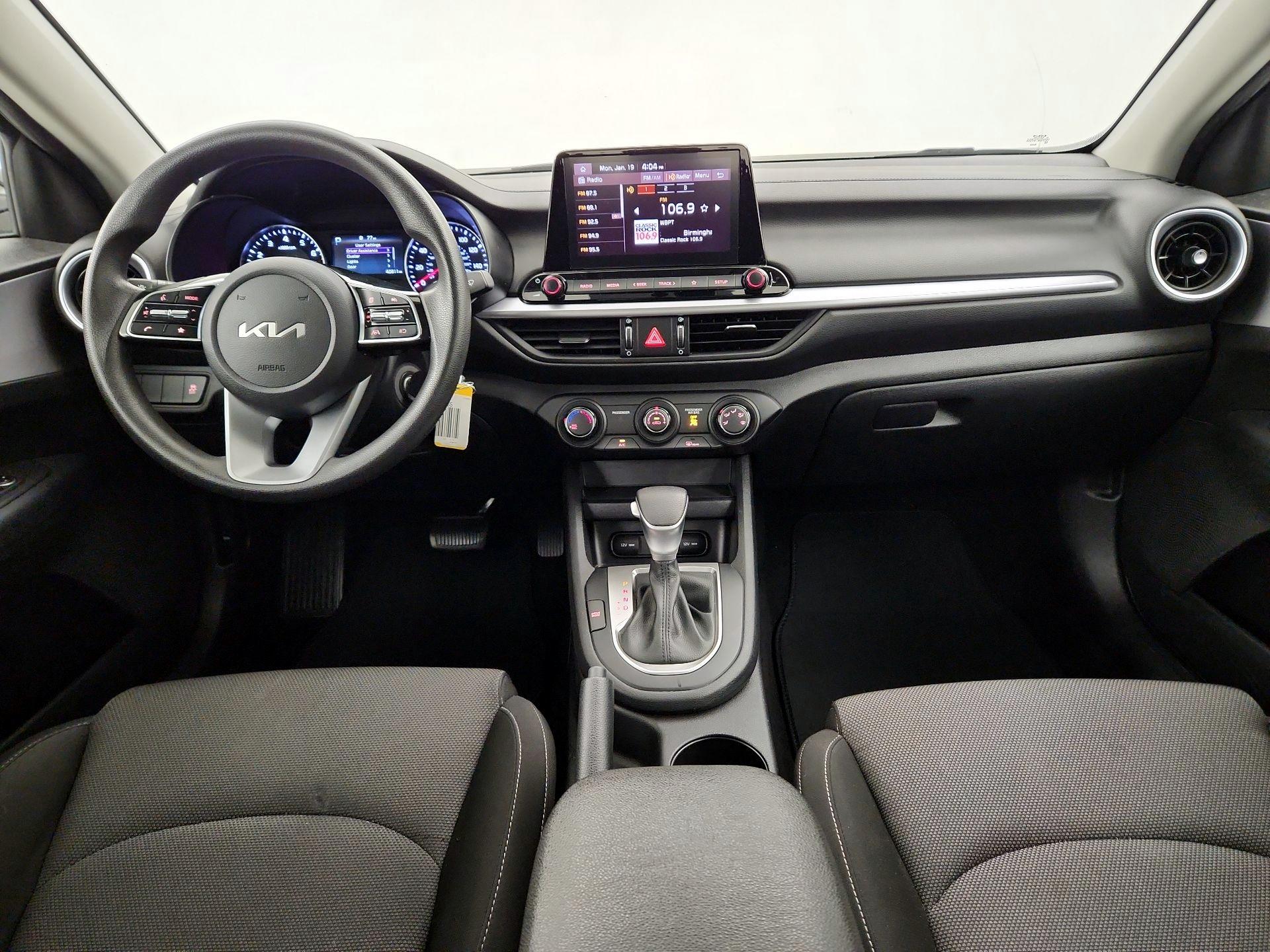 Thumbnail: 2022 Kia Forte - 8