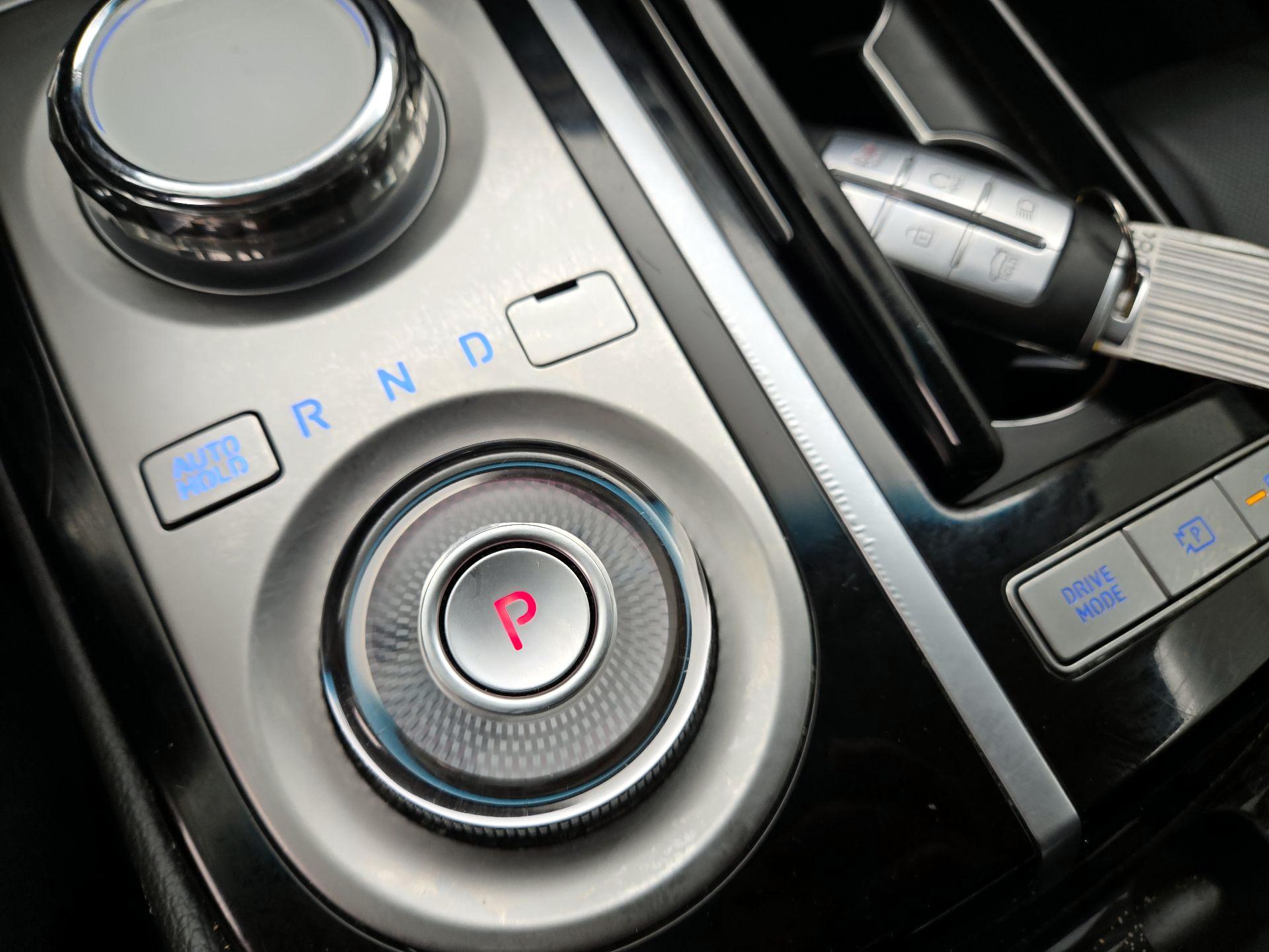 Thumbnail: 2023 Genesis G80 - 17